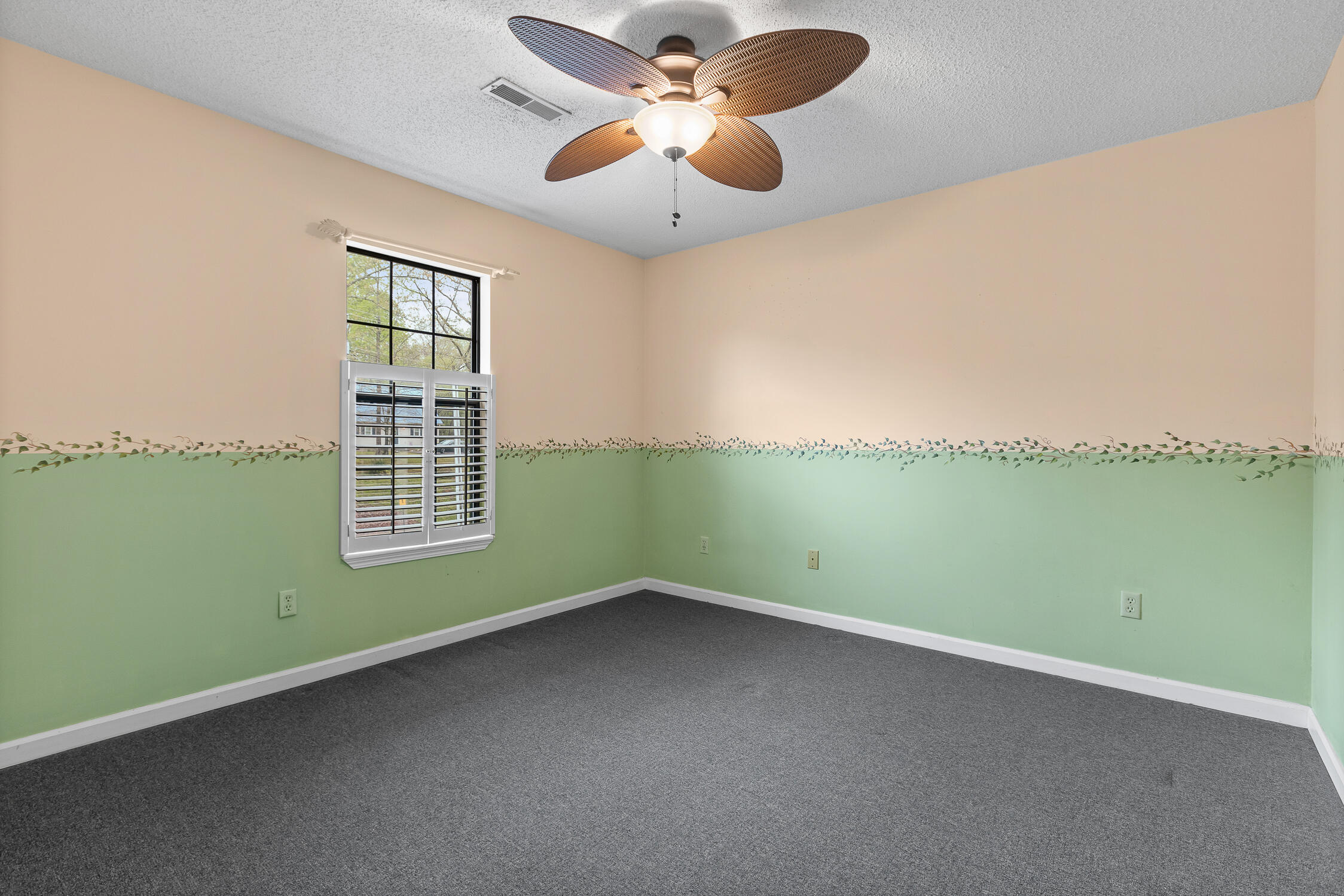 216 Pinecrest Drive