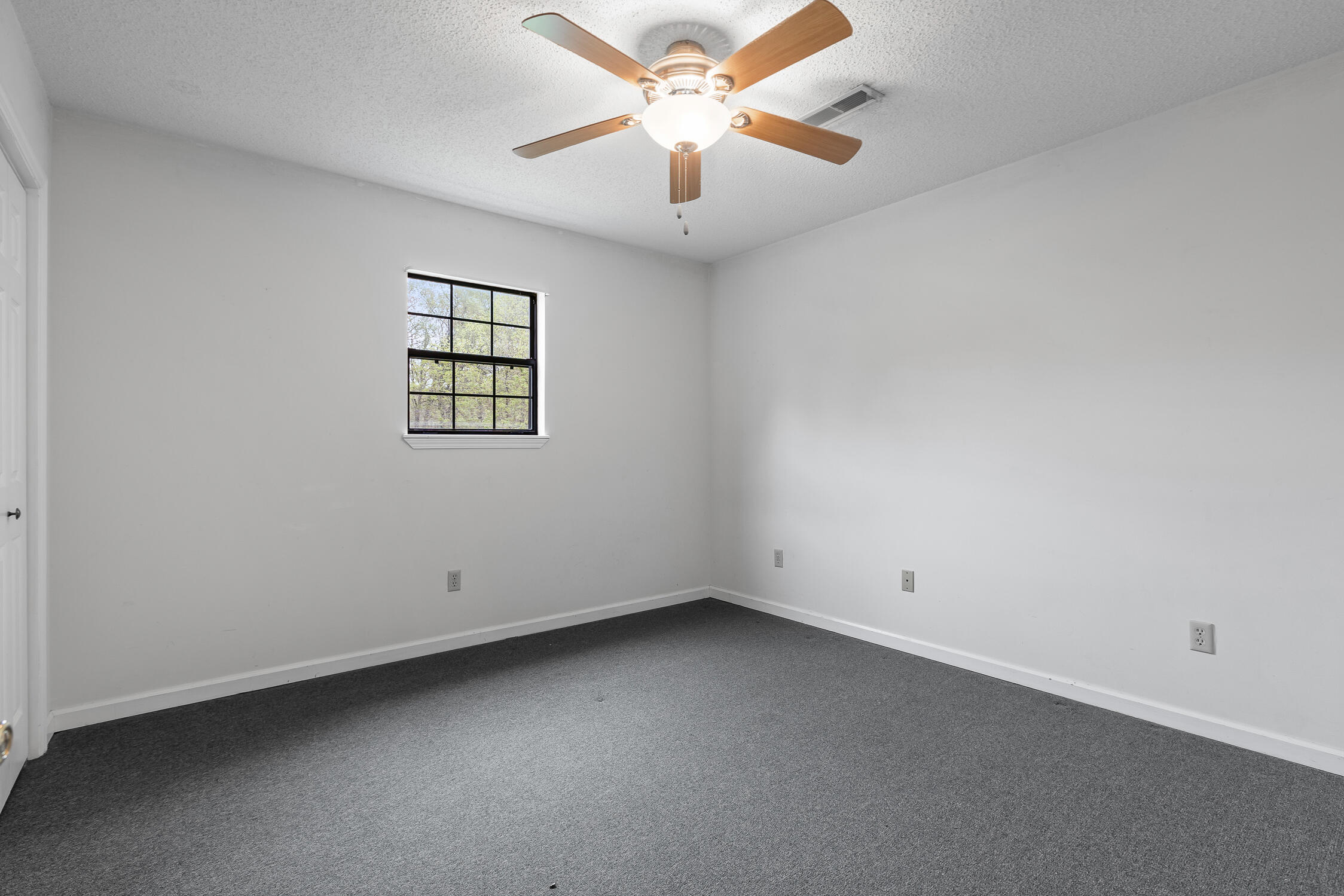 216 Pinecrest Drive