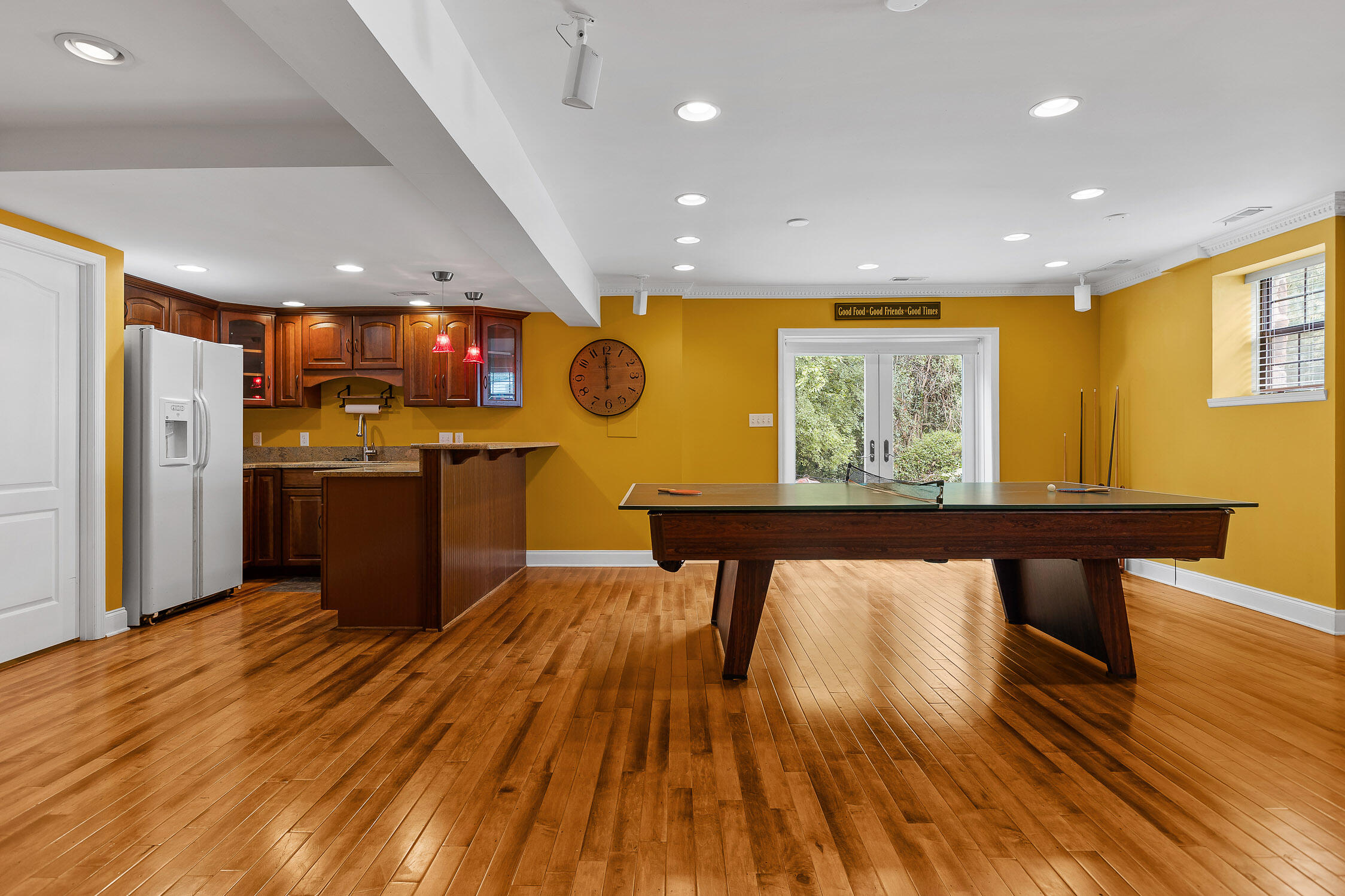 934 Stone Crest Circle