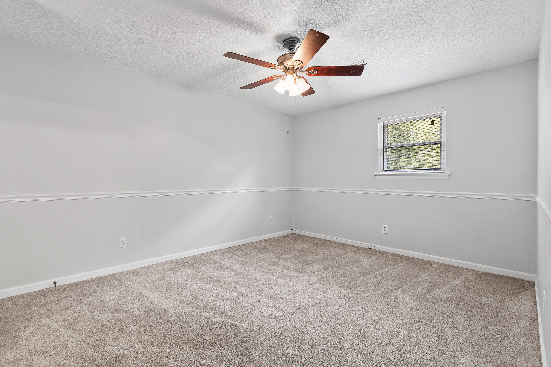 934 Stone Crest Circle