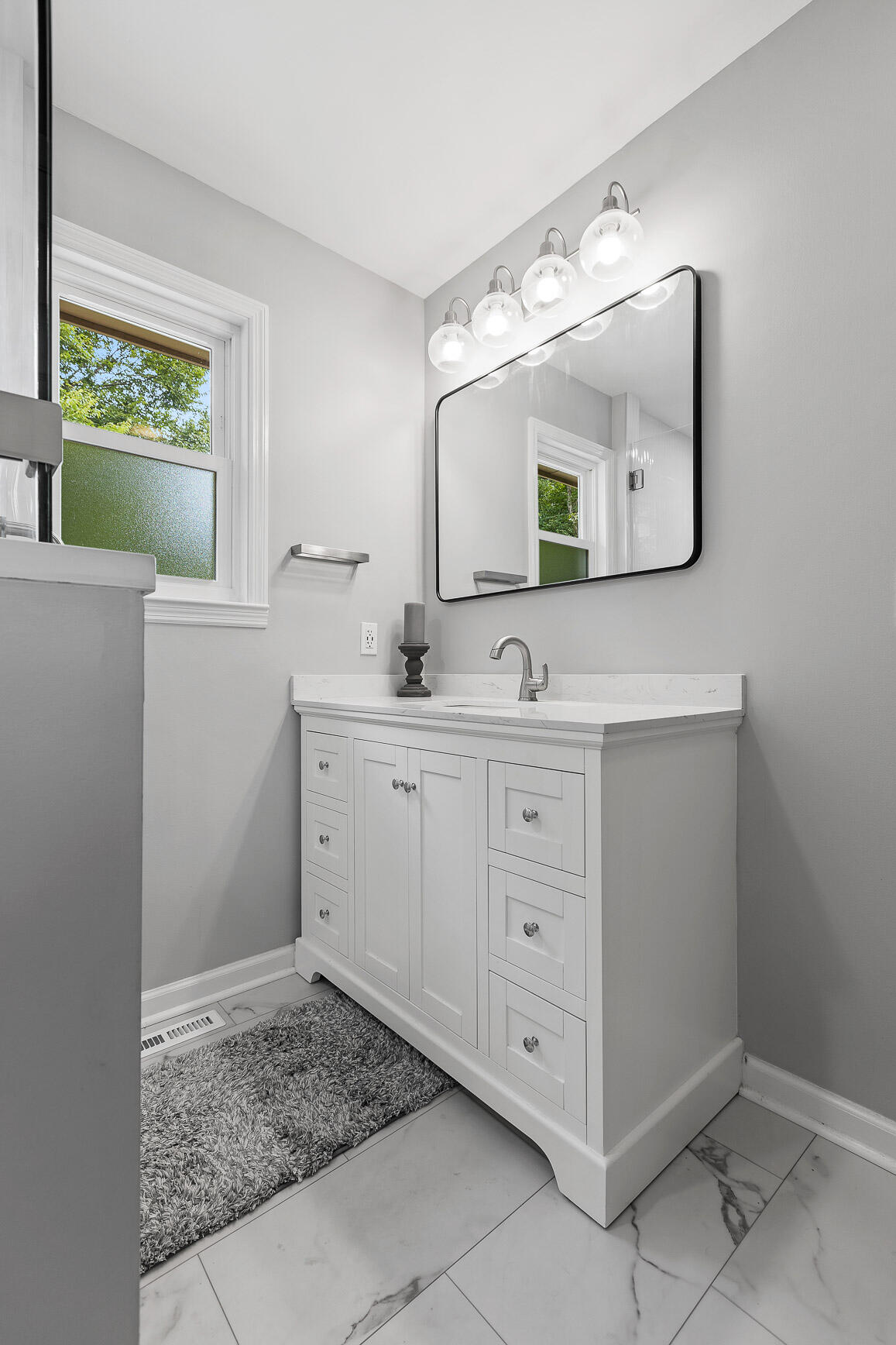 934 Stone Crest Circle