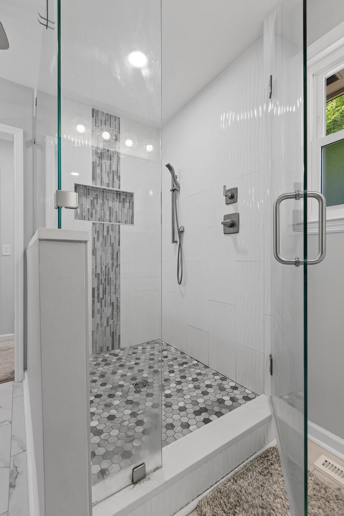 934 Stone Crest Circle