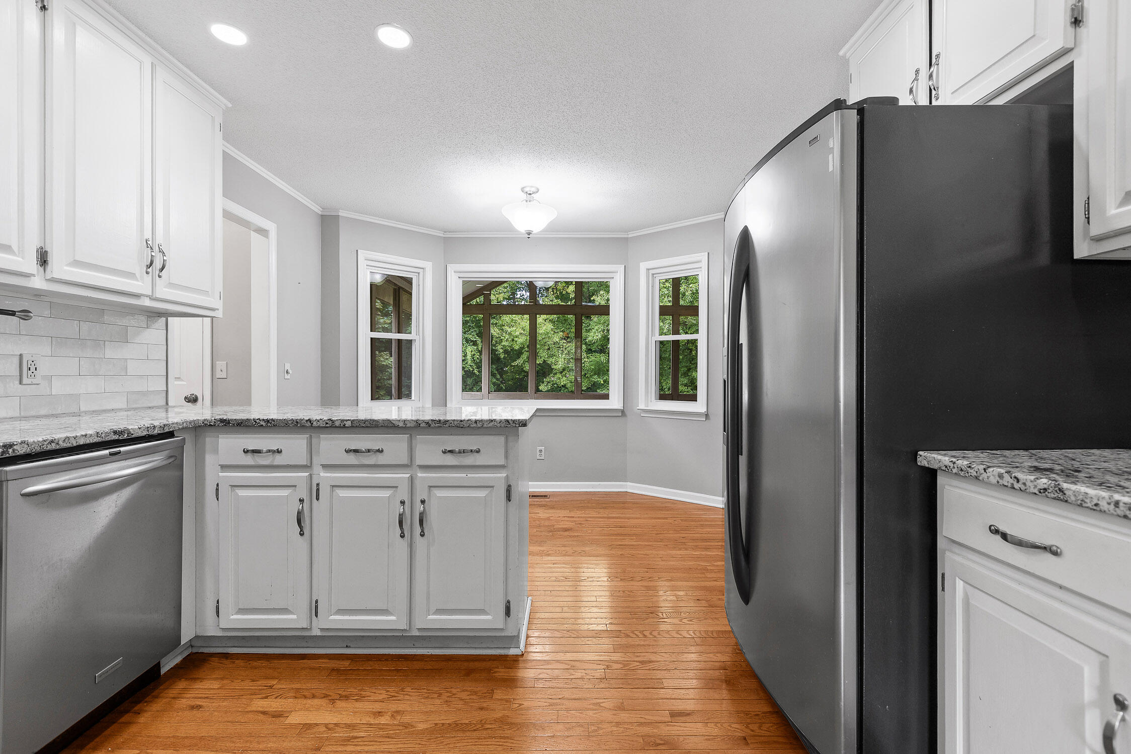 934 Stone Crest Circle