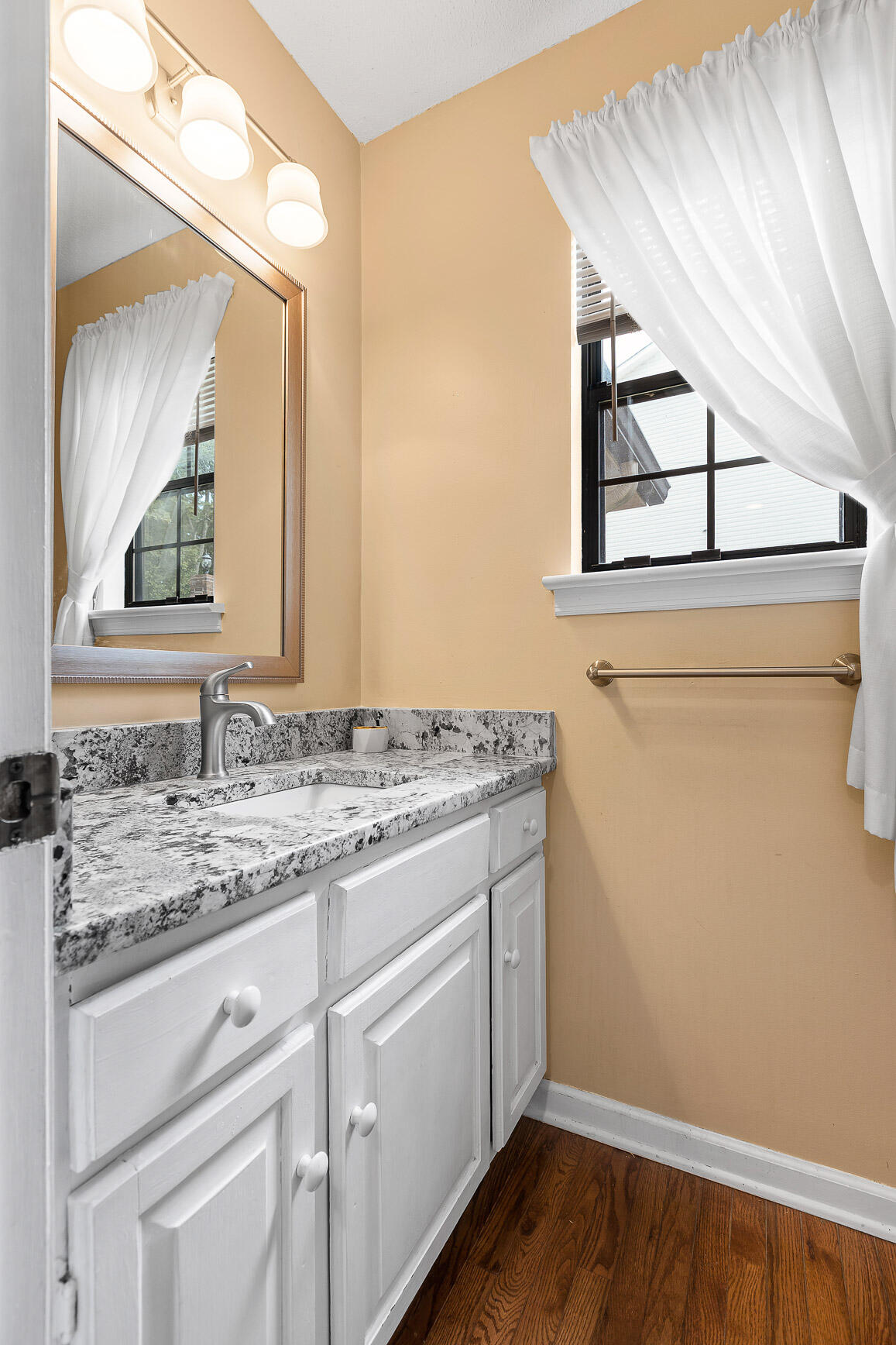 934 Stone Crest Circle