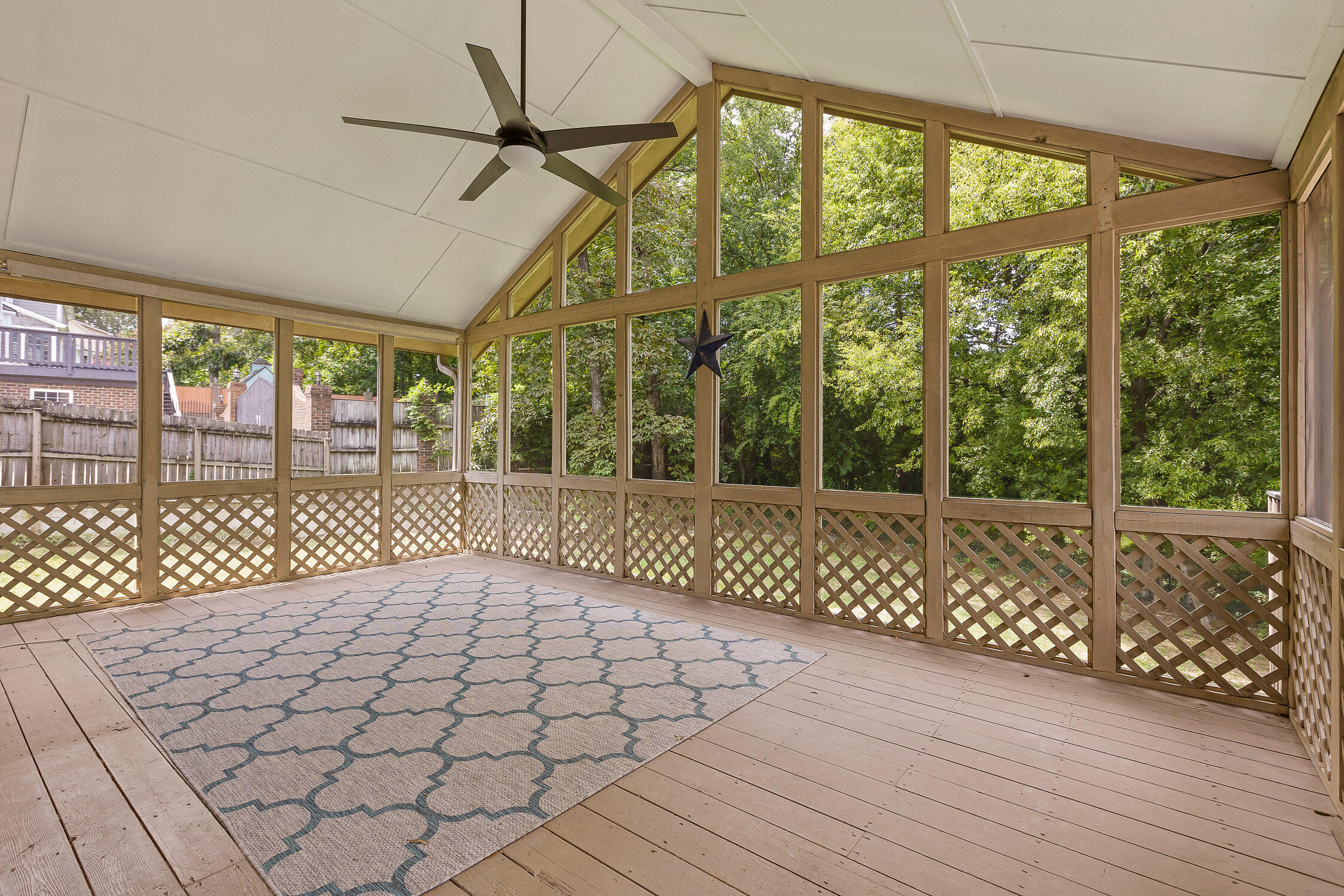 934 Stone Crest Circle