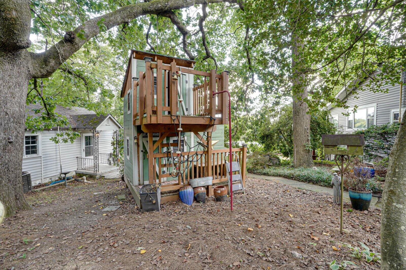 811 Poindexter Avenue