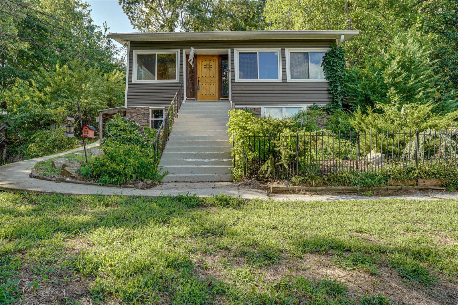 811 Poindexter Avenue