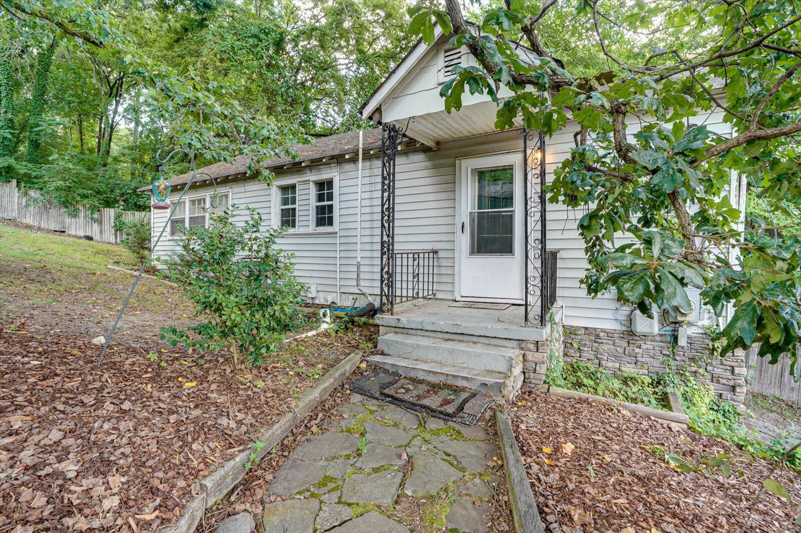 811 Poindexter Avenue
