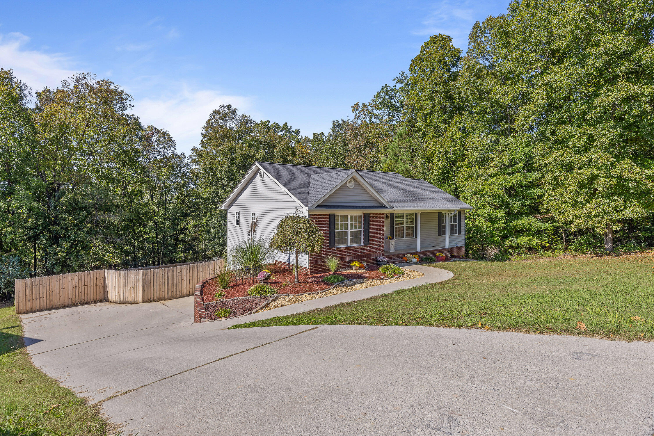121 Ruth Way SW
