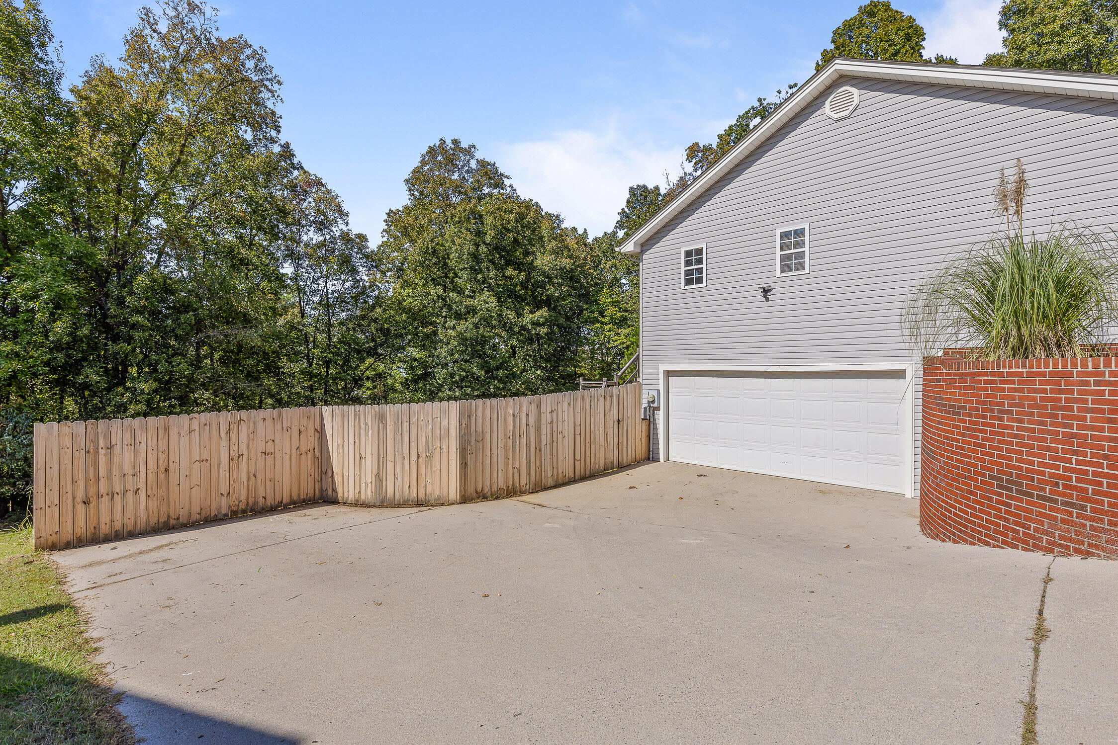 121 Ruth Way SW