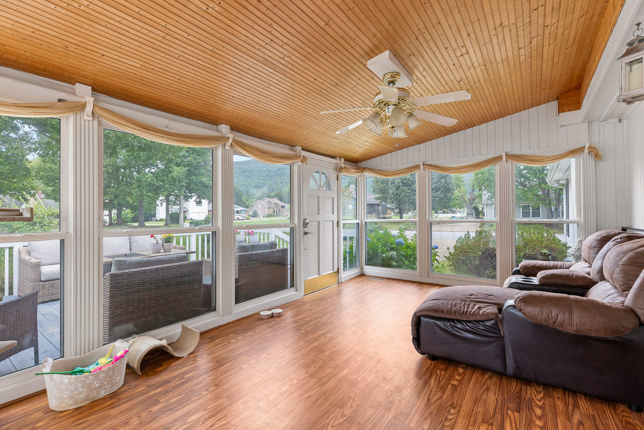 152 Montlake Road