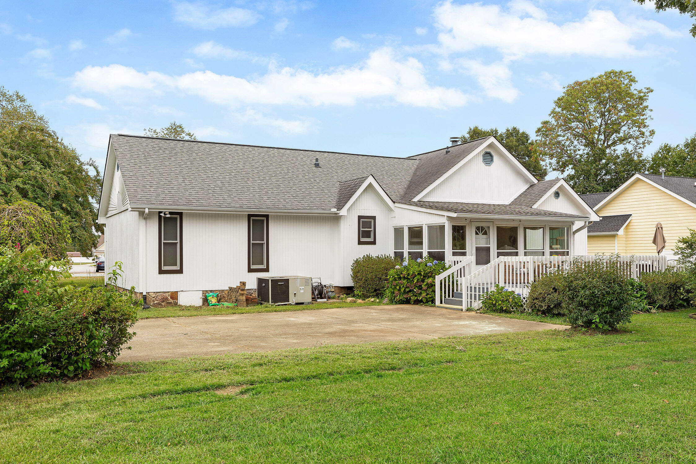 152 Montlake Road