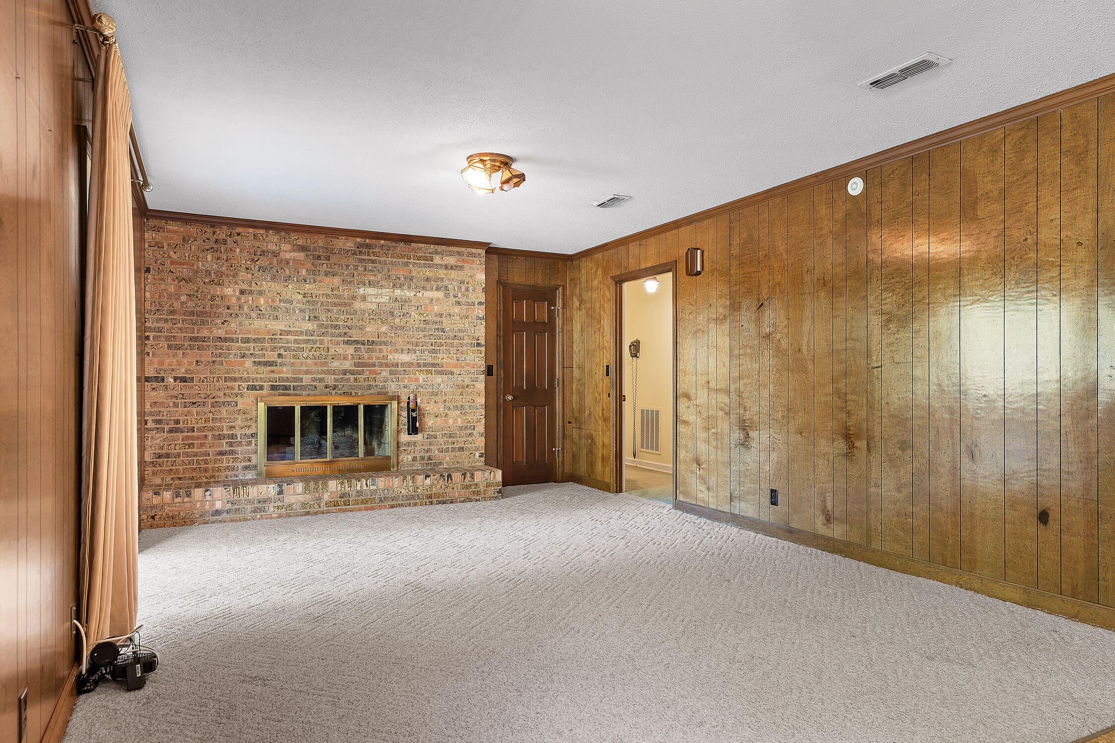 7121 Saratoga Lane