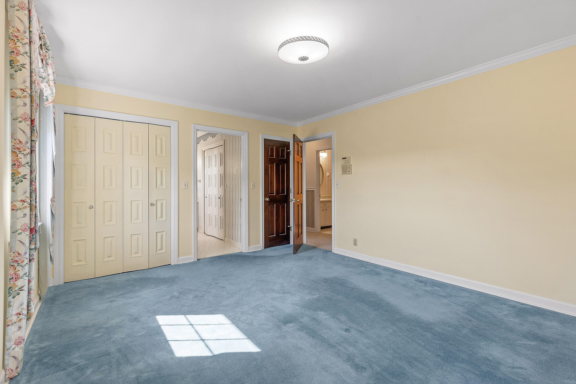 7121 Saratoga Lane