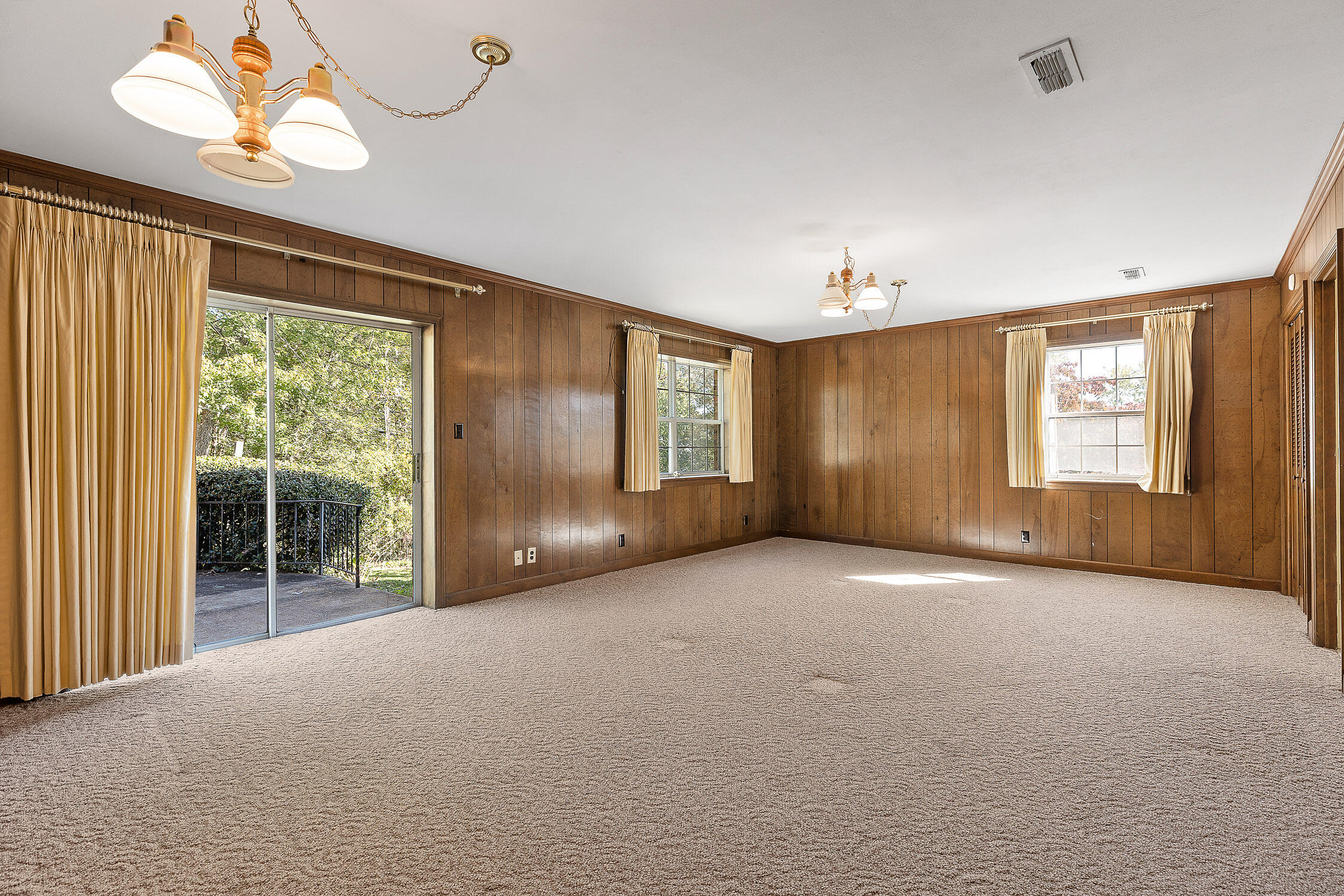 7121 Saratoga Lane
