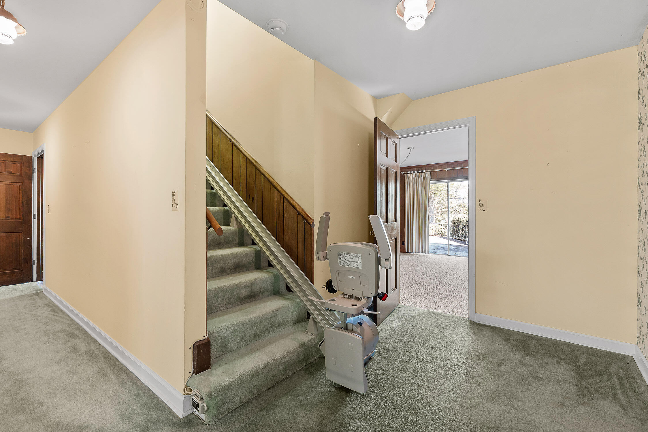 7121 Saratoga Lane