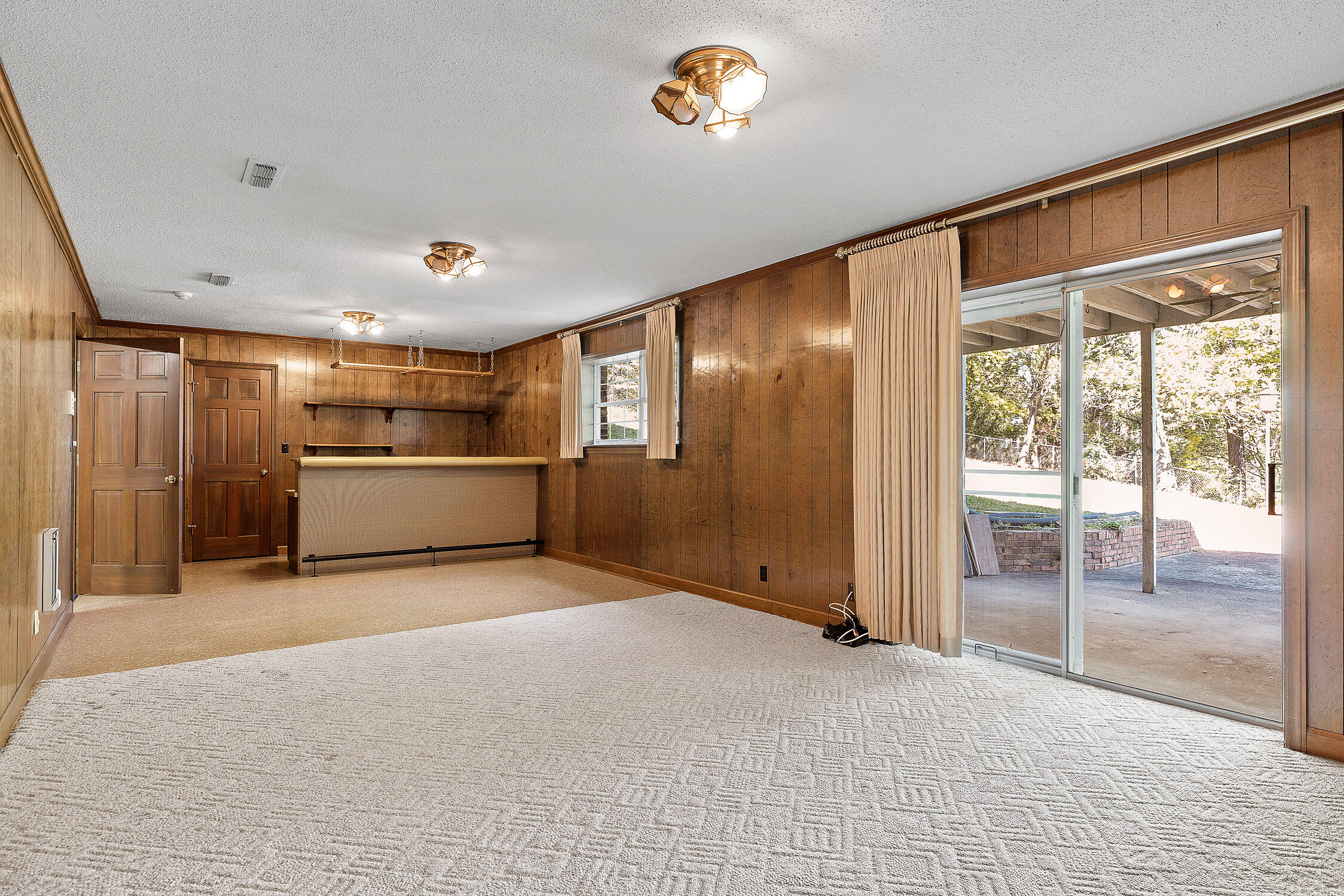 7121 Saratoga Lane