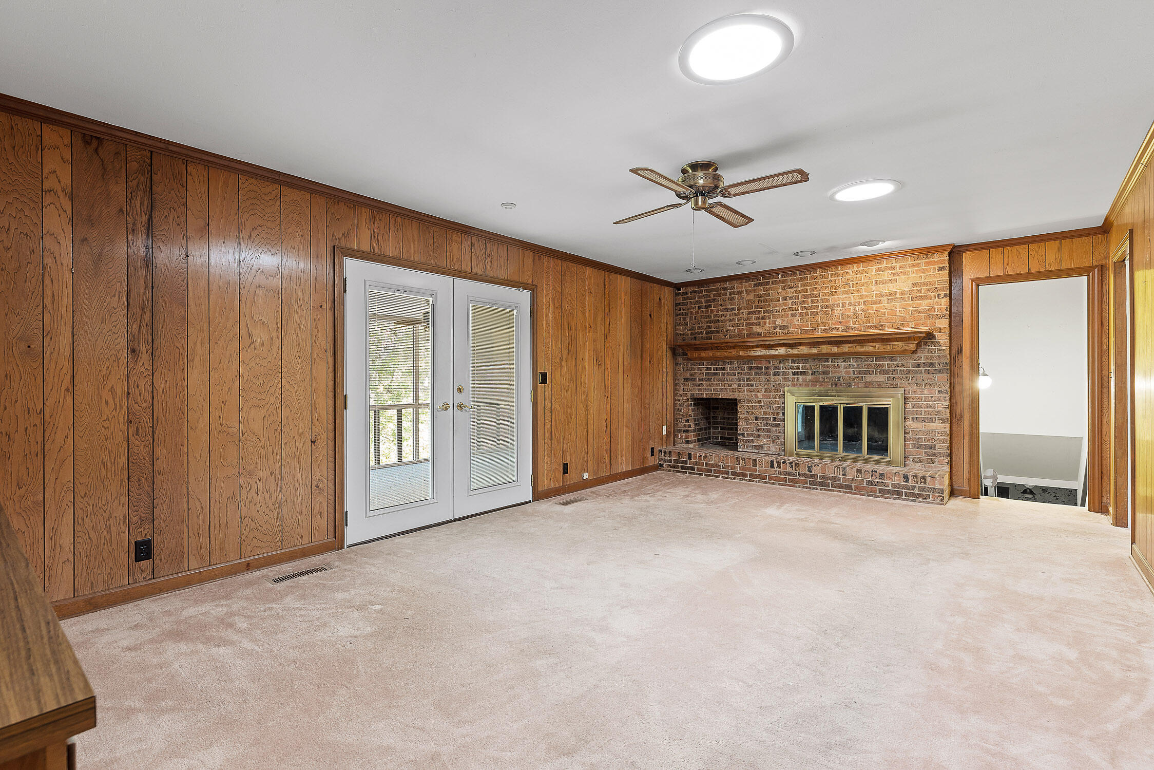 7121 Saratoga Lane