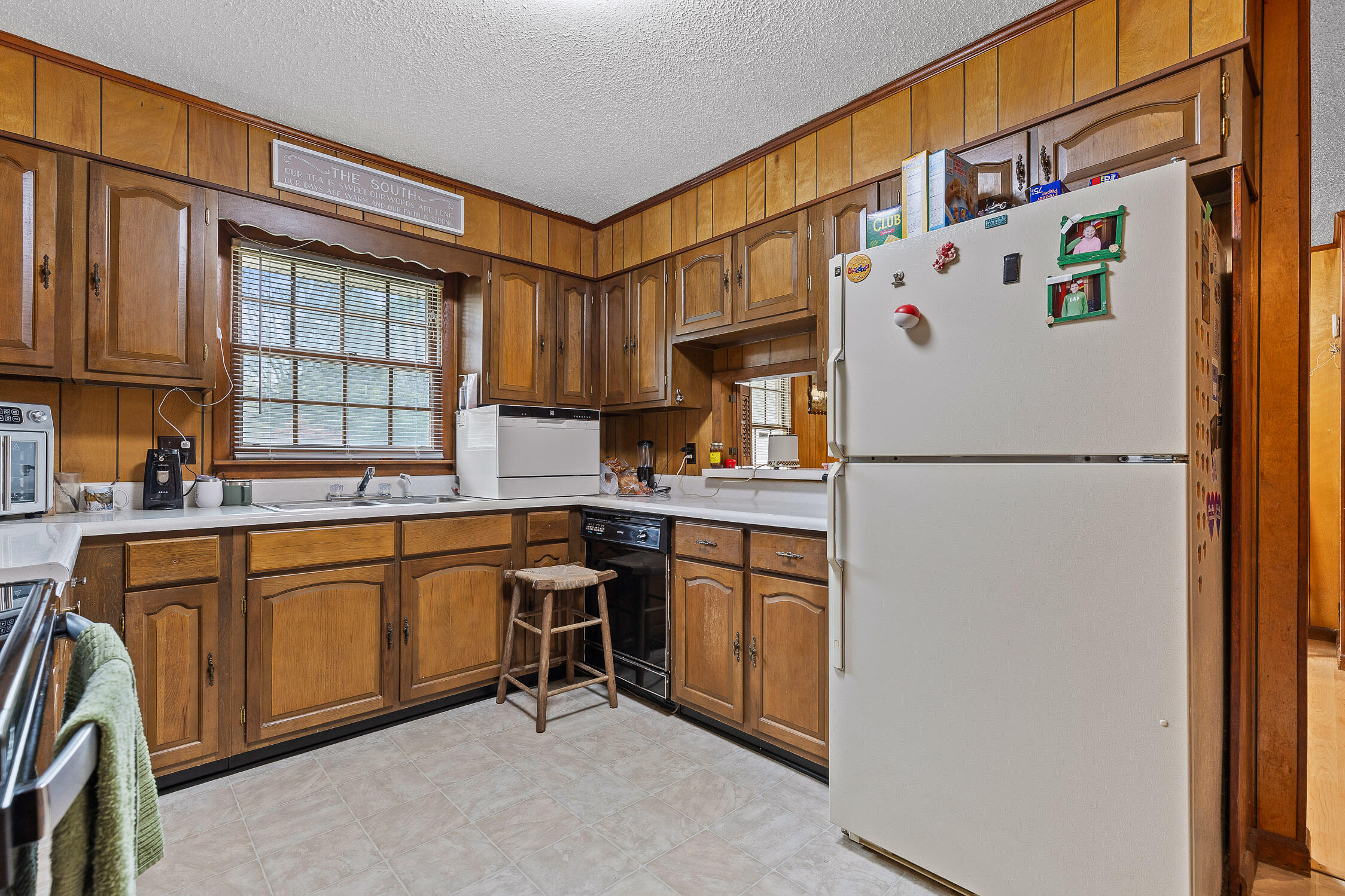 1594 Carl Wood Road