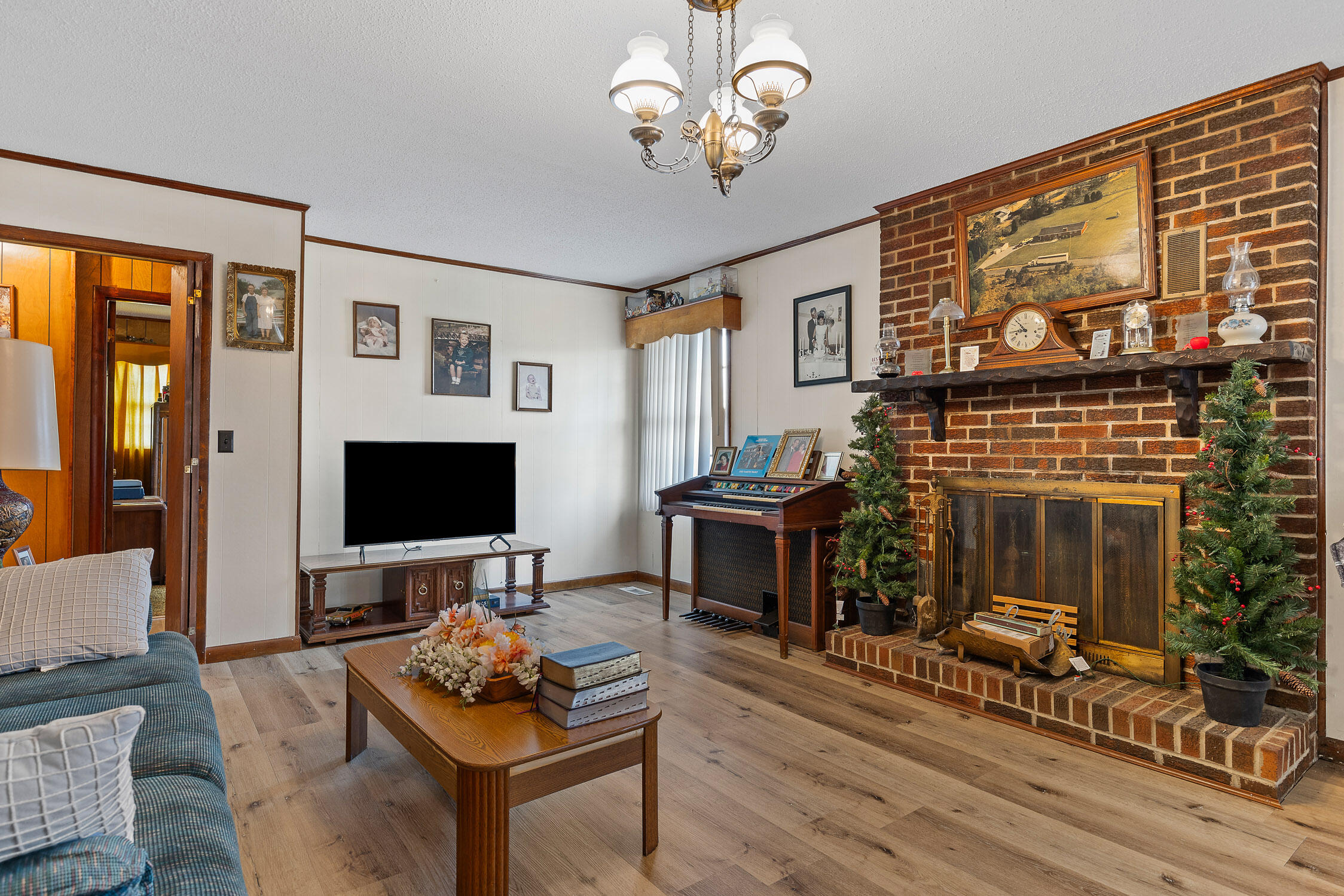 1594 Carl Wood Road