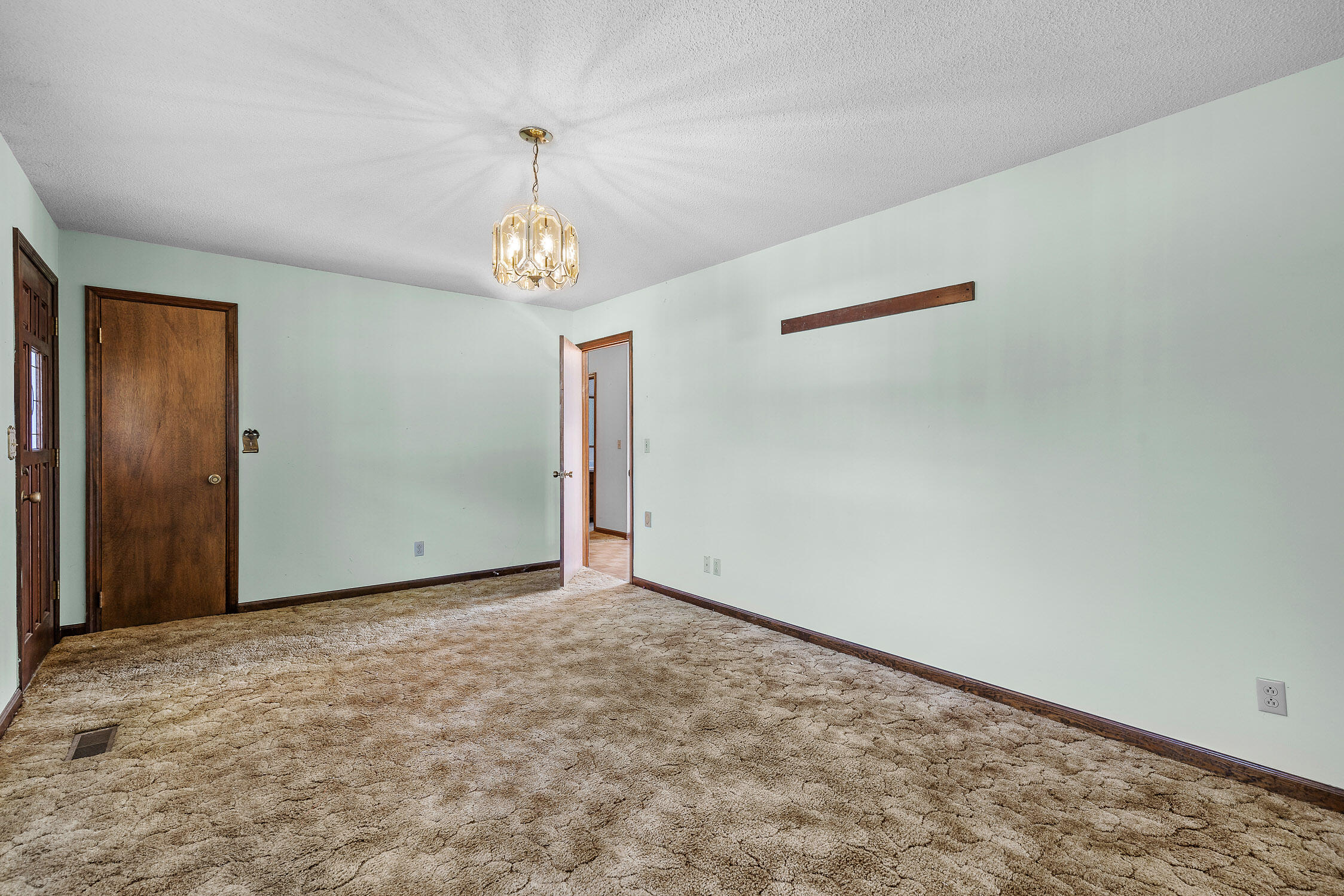2536 Highway 156