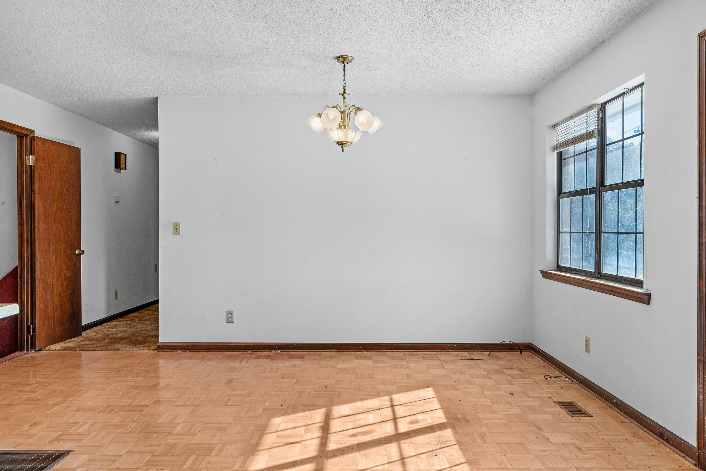 2536 Highway 156
