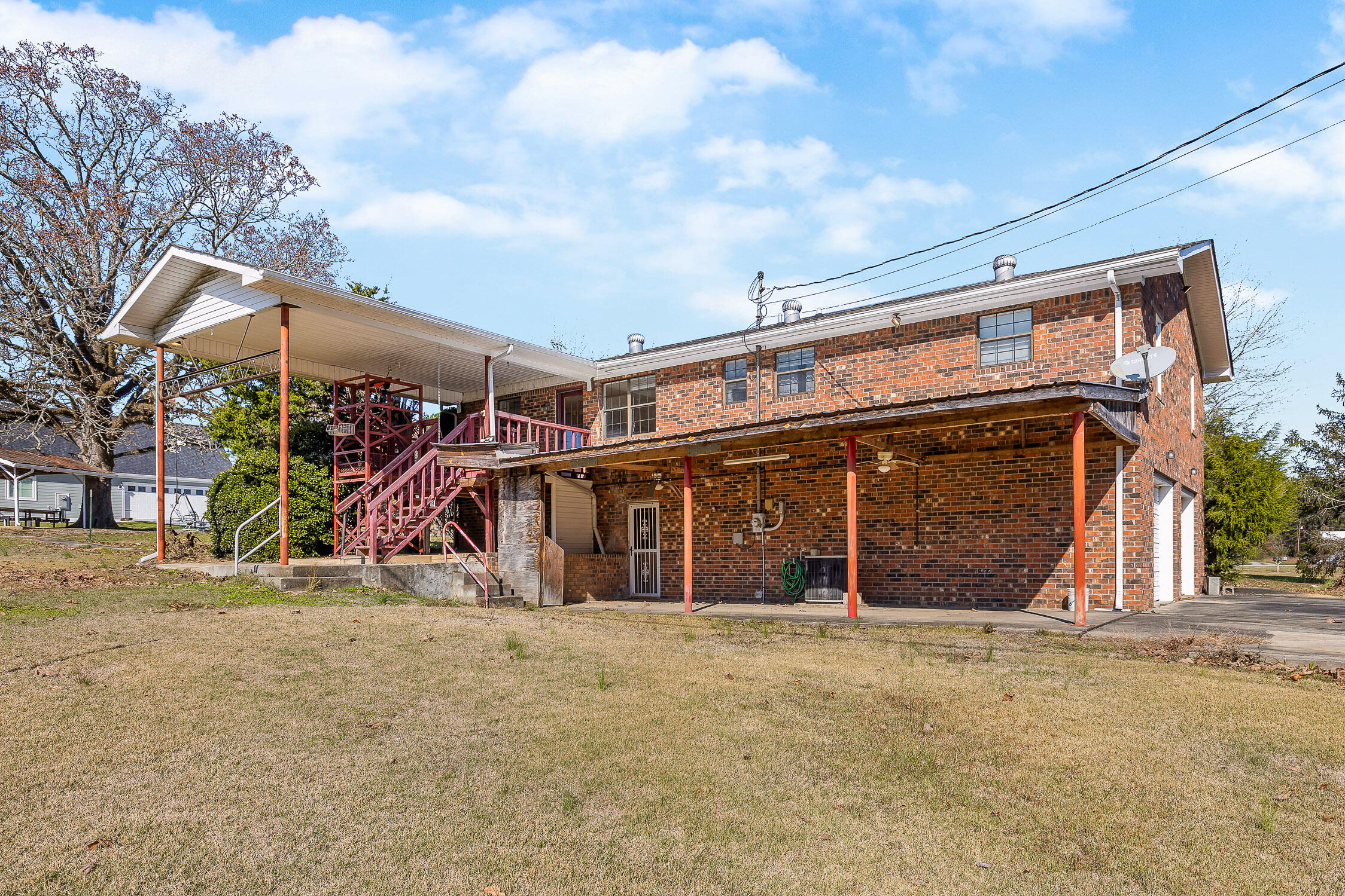 2536 Highway 156