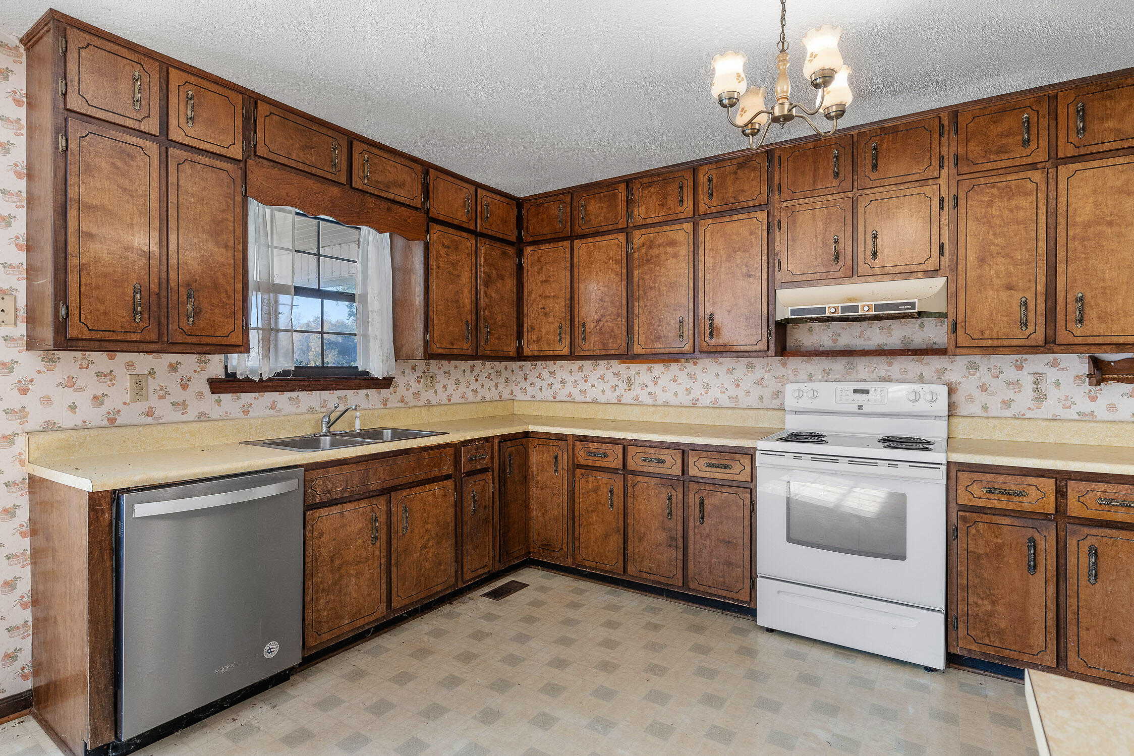 2536 Highway 156