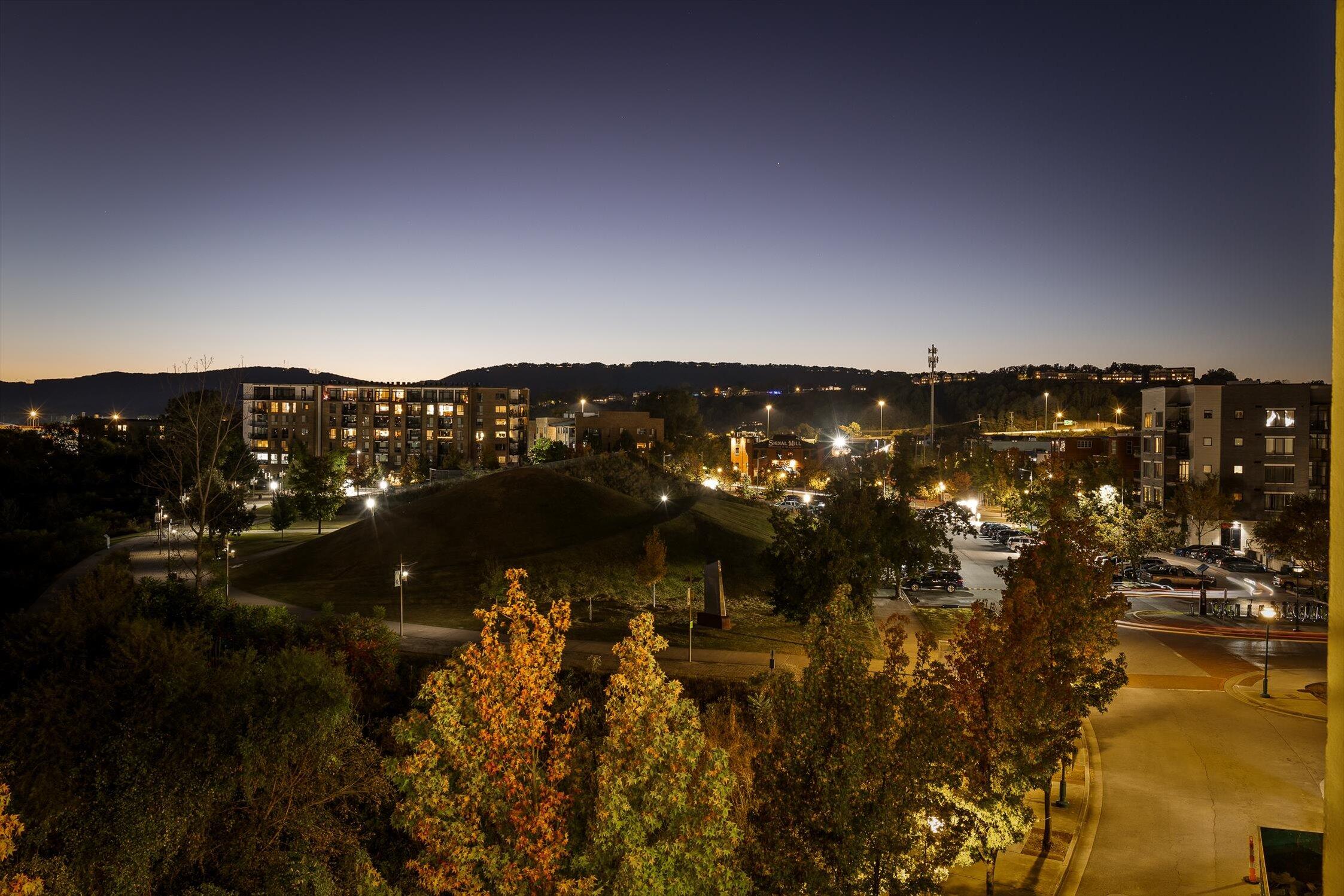 4 Cherokee Boulevard, 409