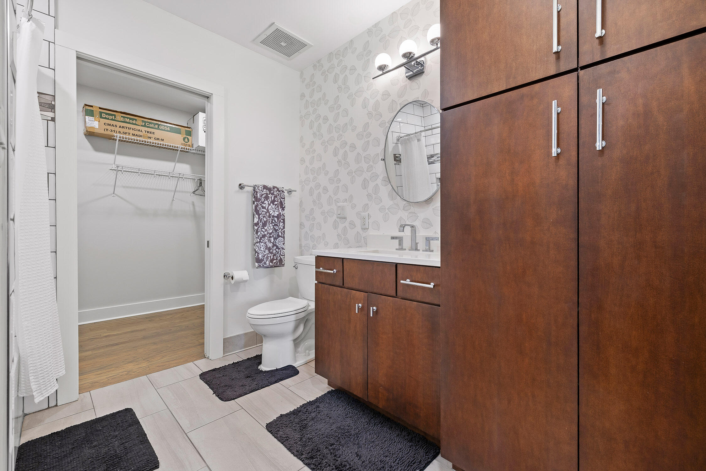 4 Cherokee Boulevard, 409