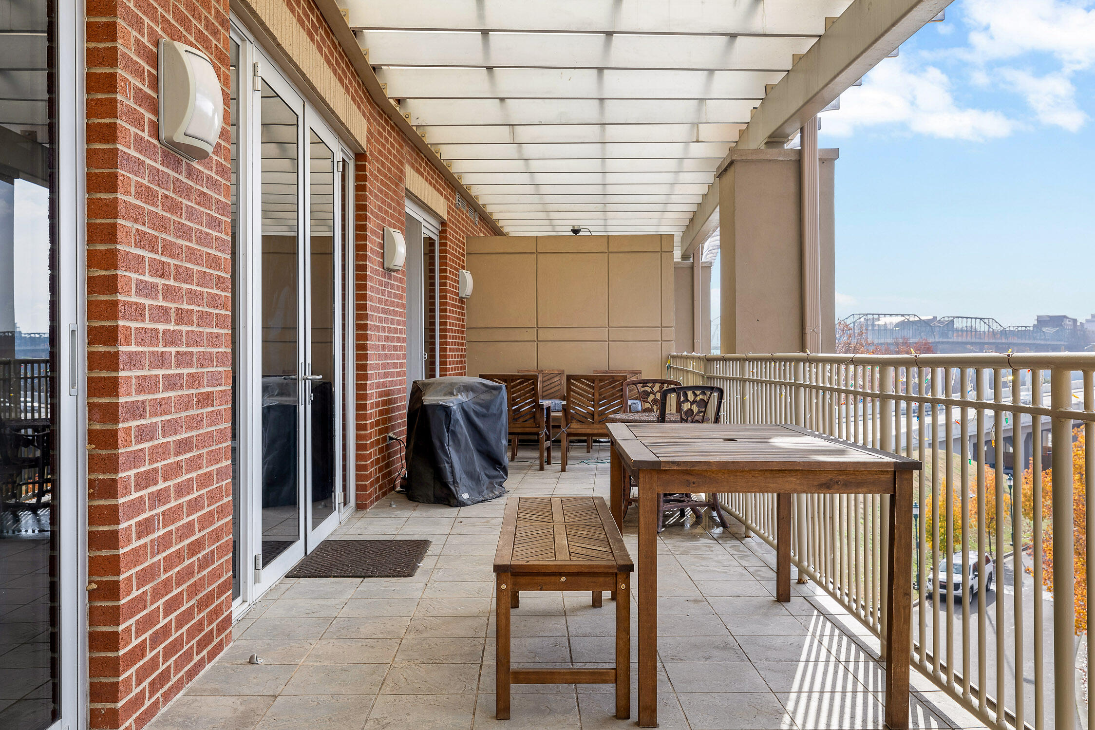 4 Cherokee Boulevard, 409