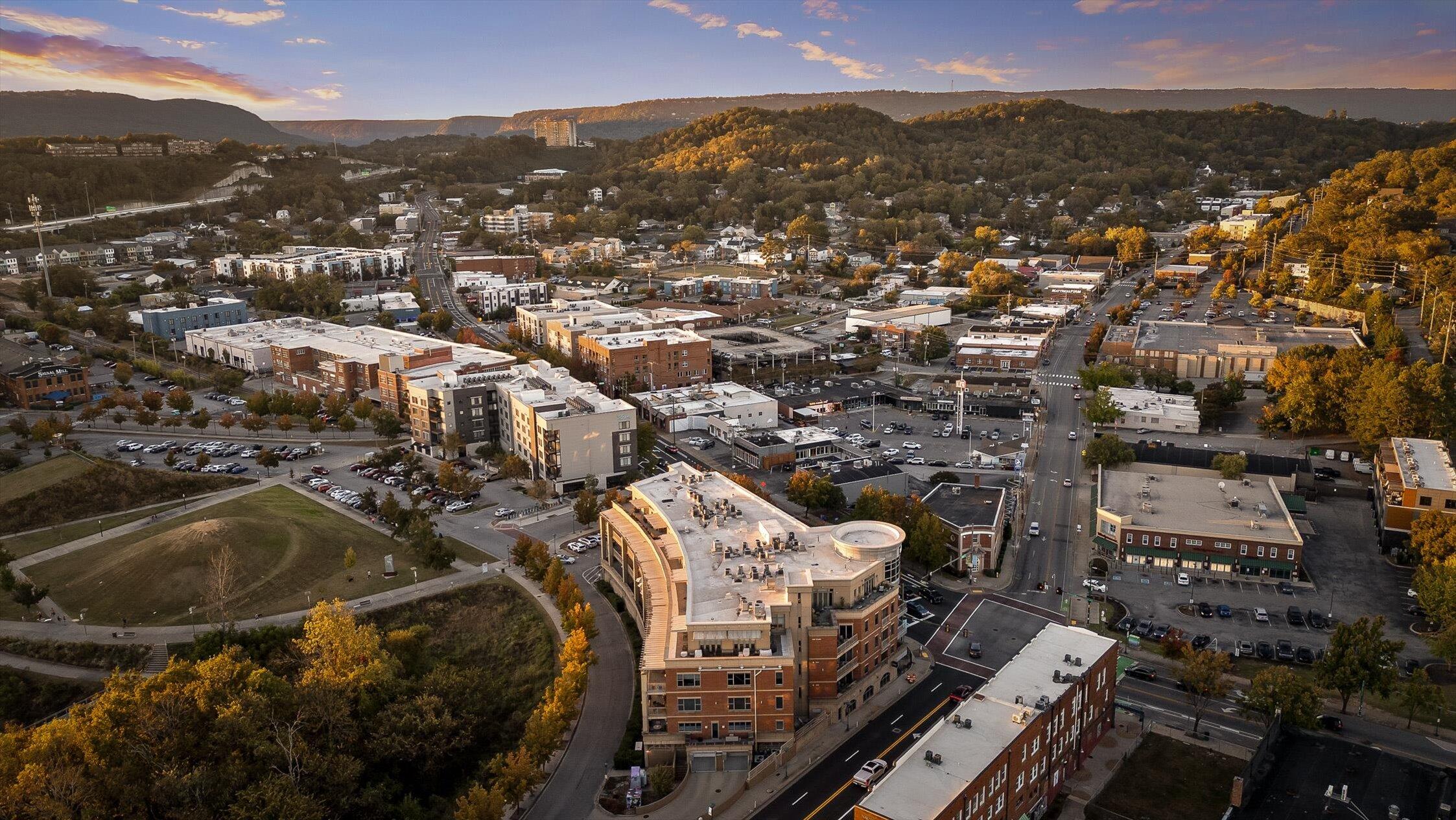 4 Cherokee Boulevard, 409