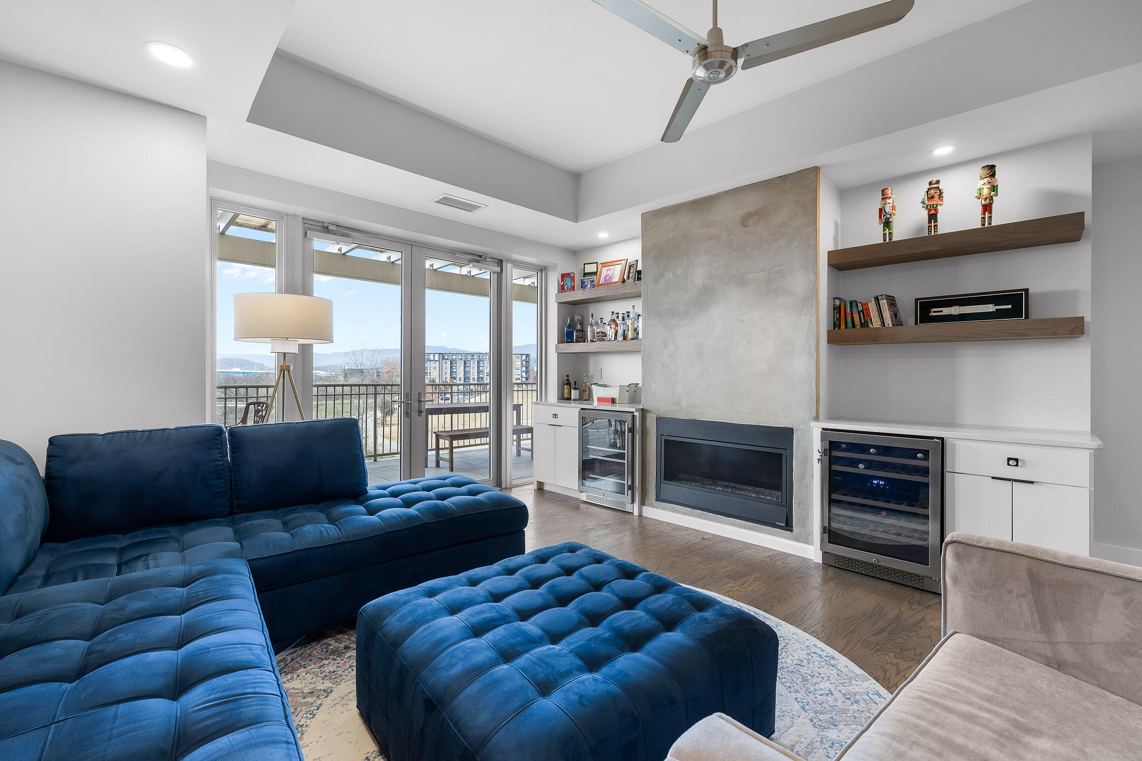 4 Cherokee Boulevard, 409