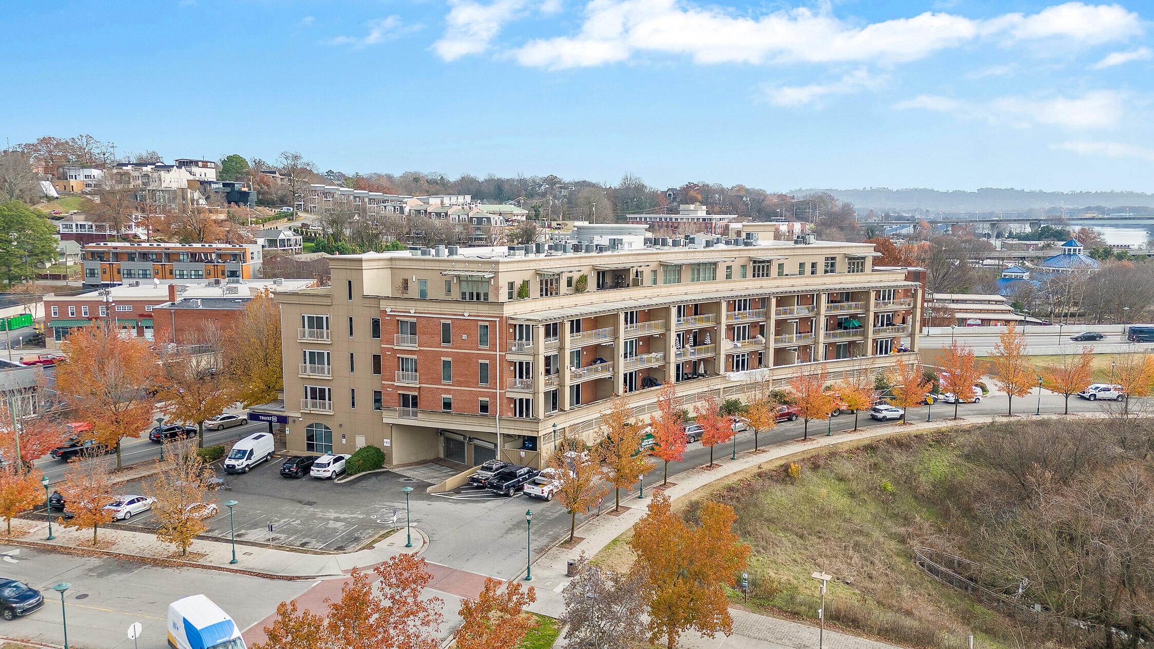 4 Cherokee Boulevard, 409