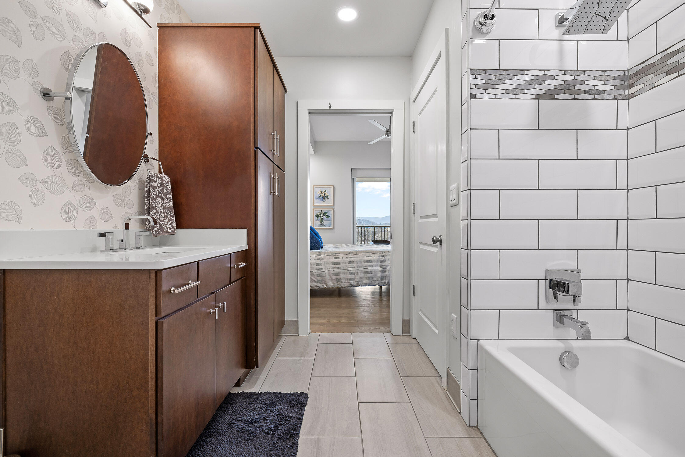 4 Cherokee Boulevard, 409