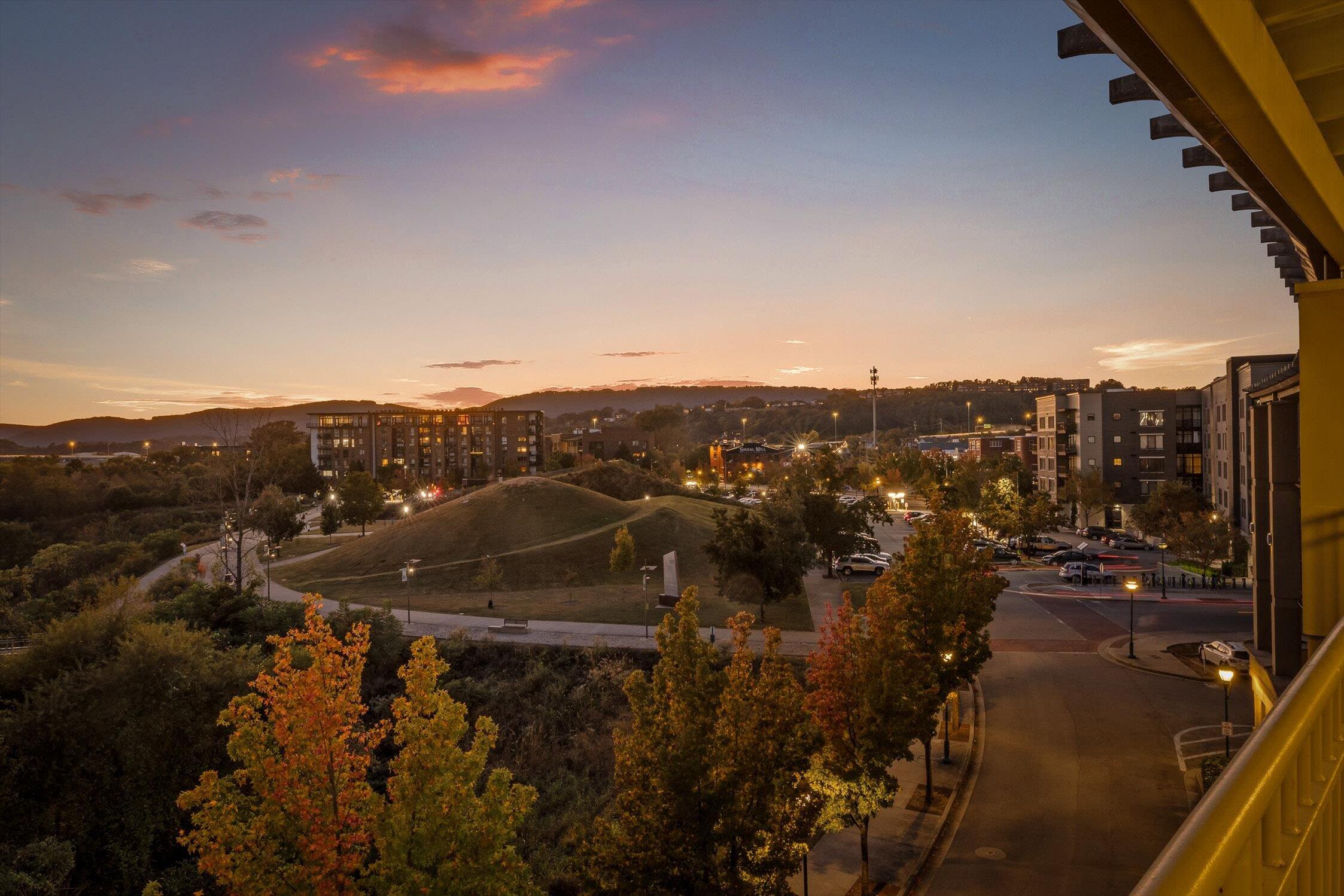 4 Cherokee Boulevard, 409