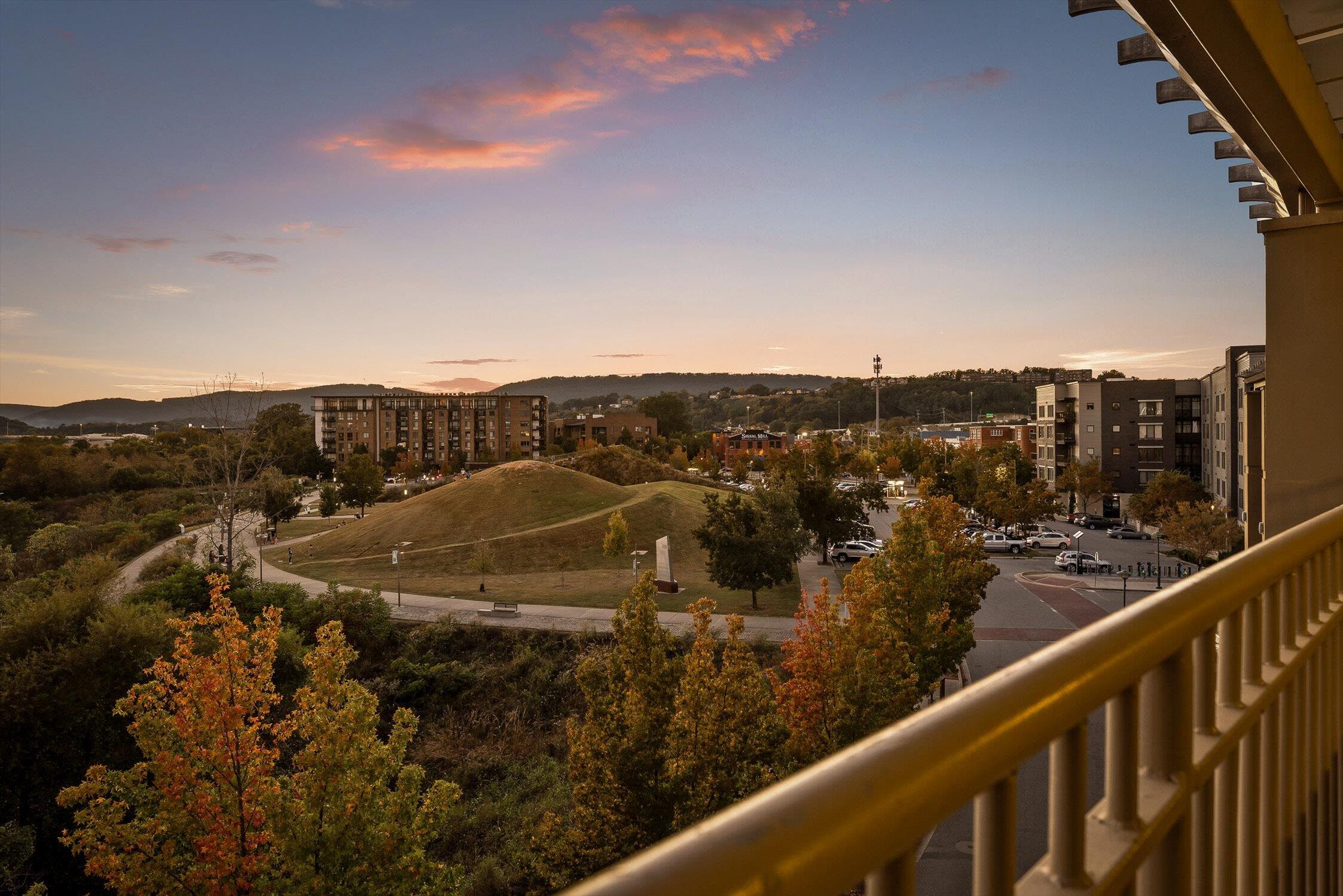 4 Cherokee Boulevard, 409