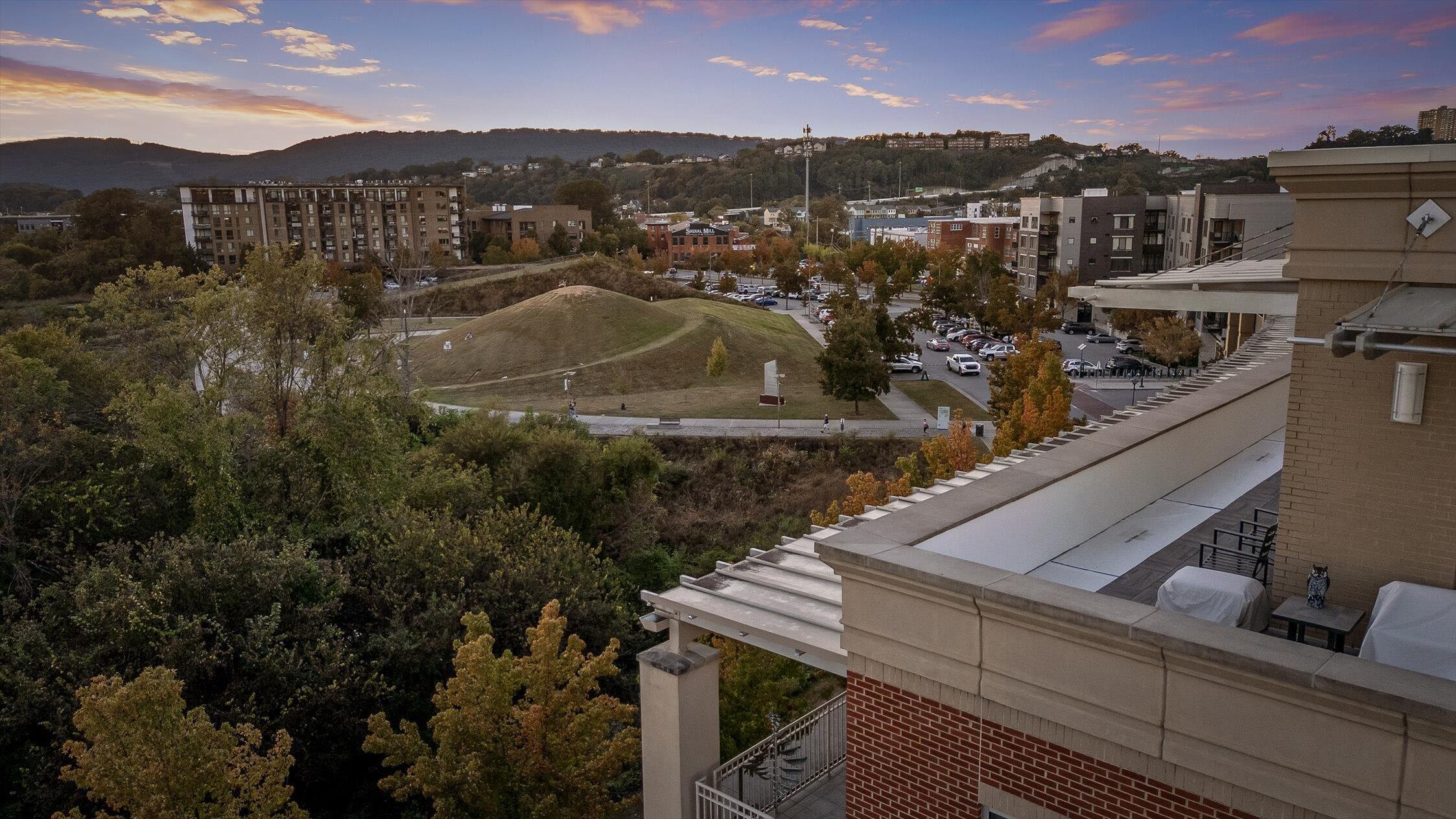 4 Cherokee Boulevard, 409