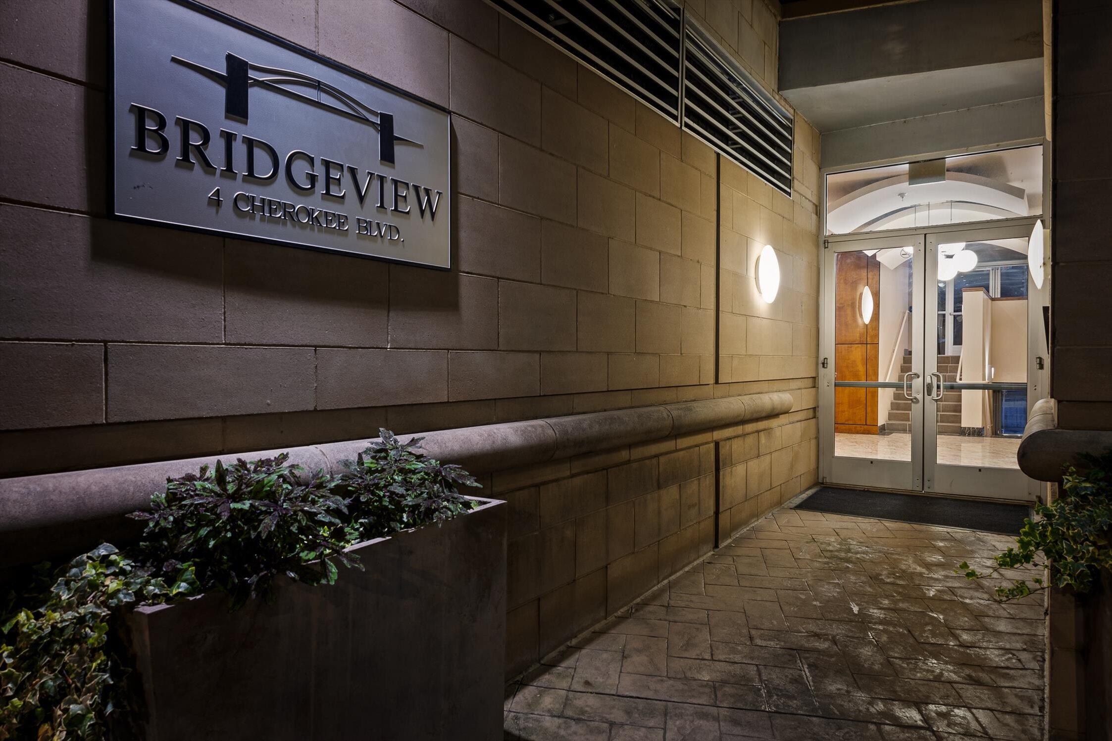 4 Cherokee Boulevard, 409