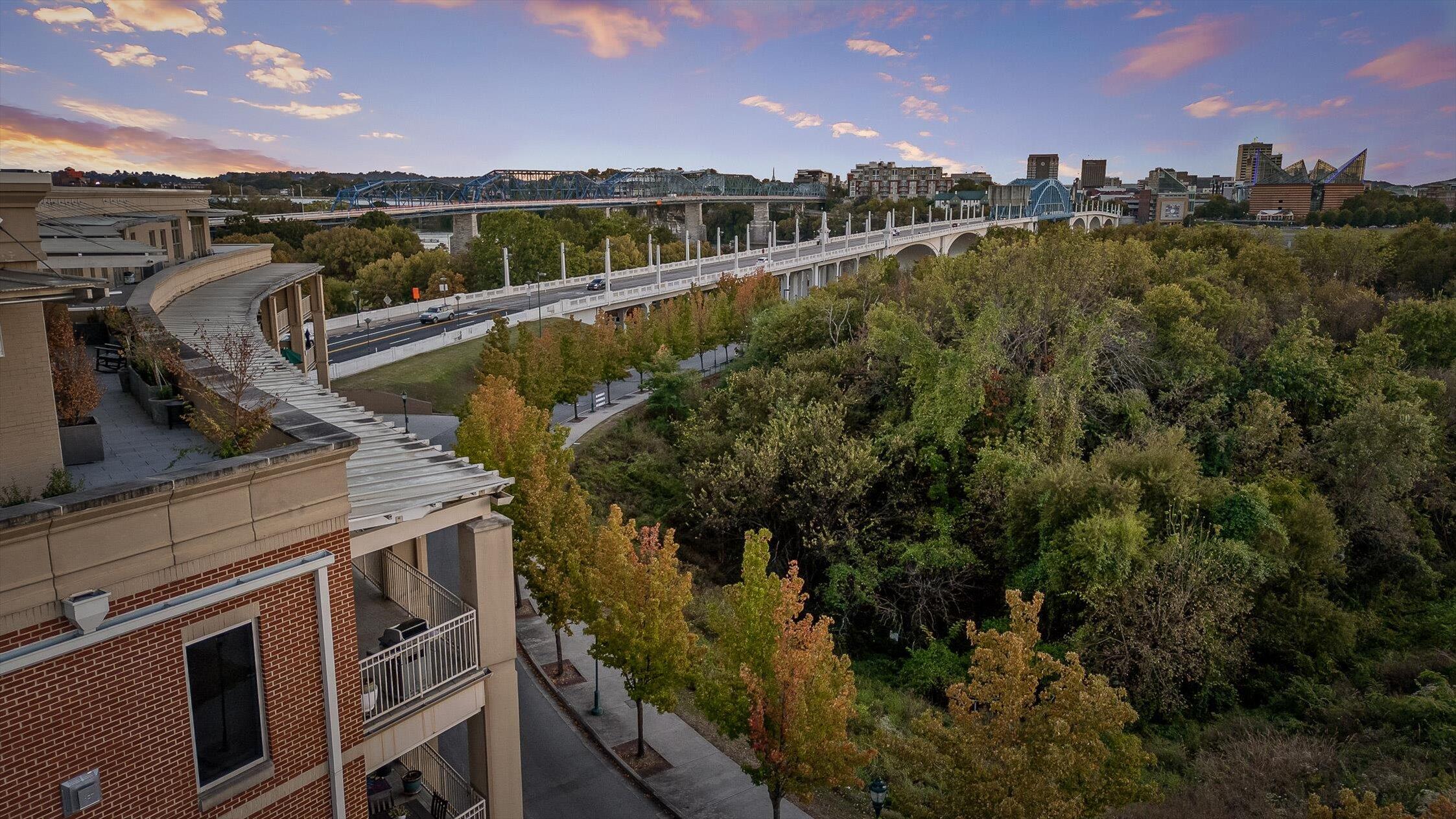 4 Cherokee Boulevard, 409