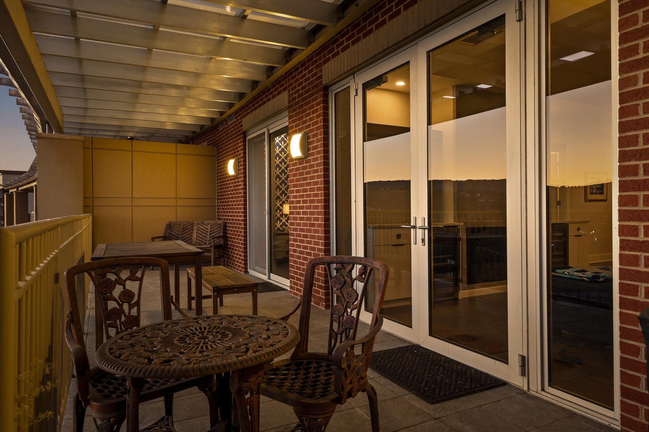 4 Cherokee Boulevard, 409