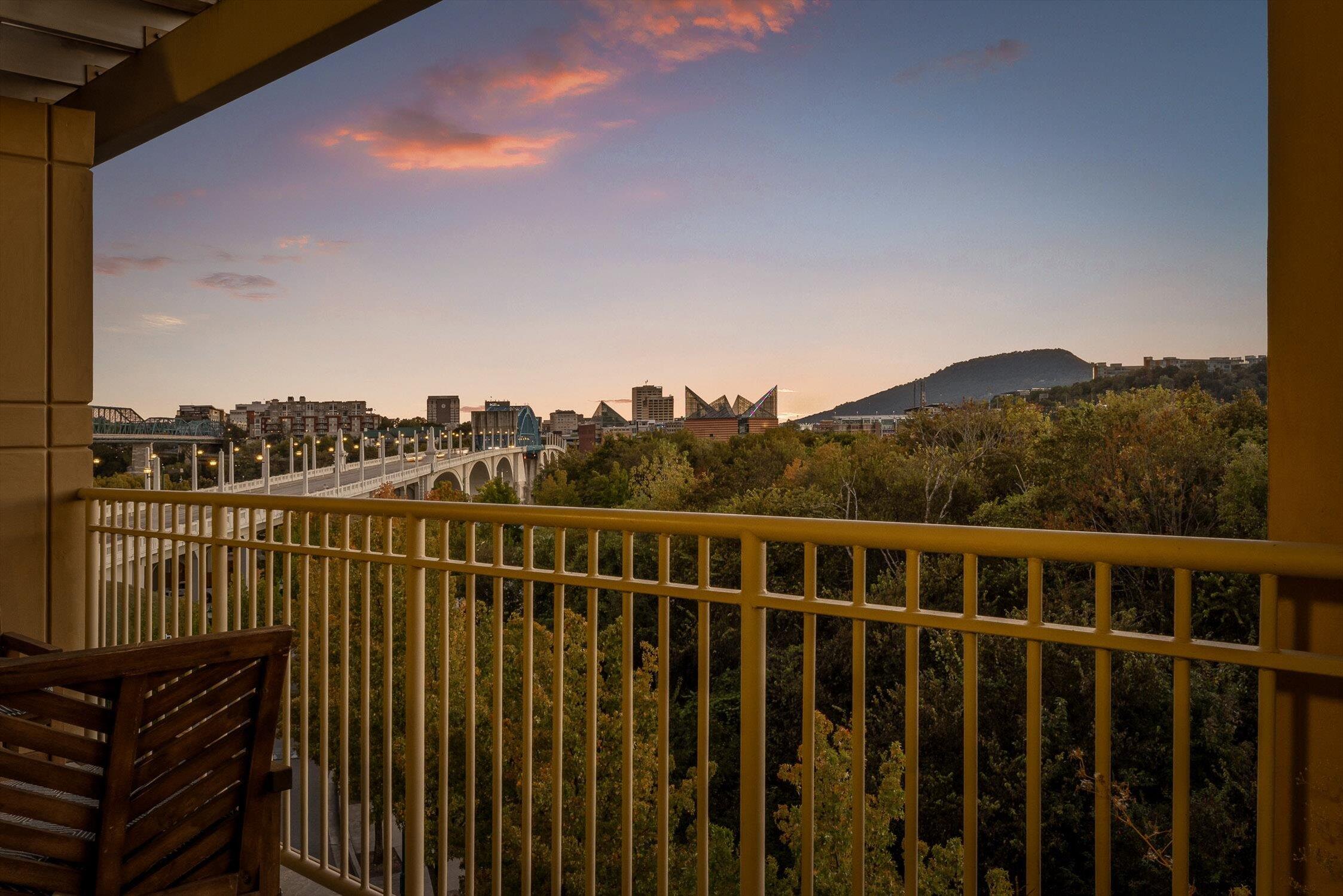 4 Cherokee Boulevard, 409