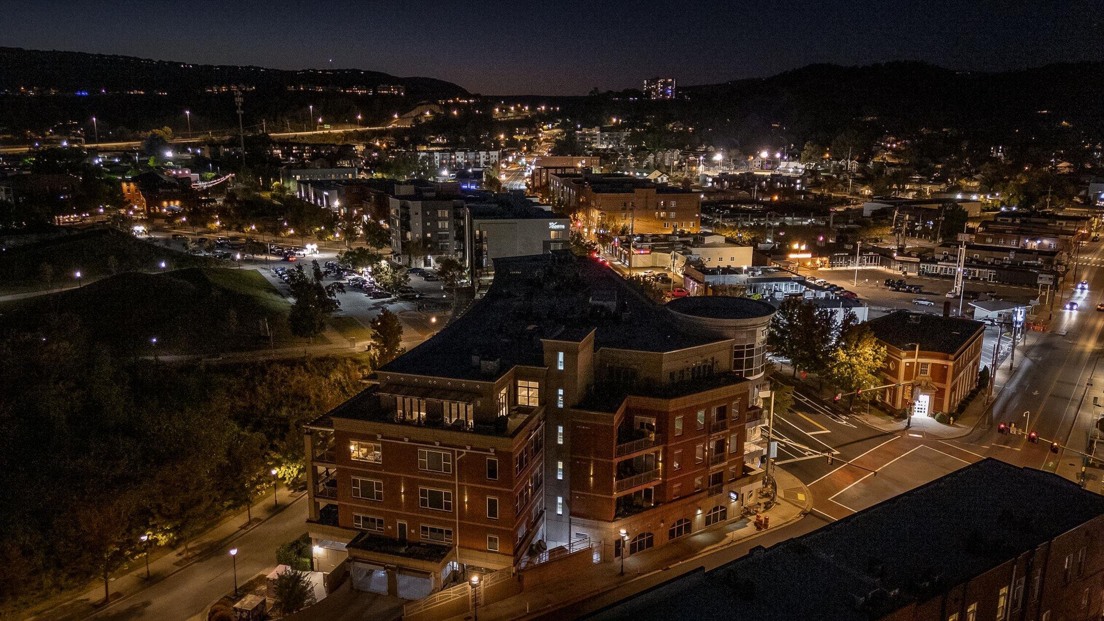 4 Cherokee Boulevard, 409