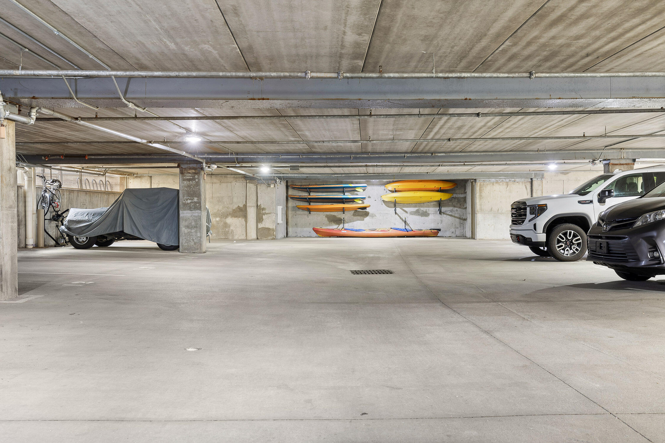 4 Cherokee Boulevard, 409