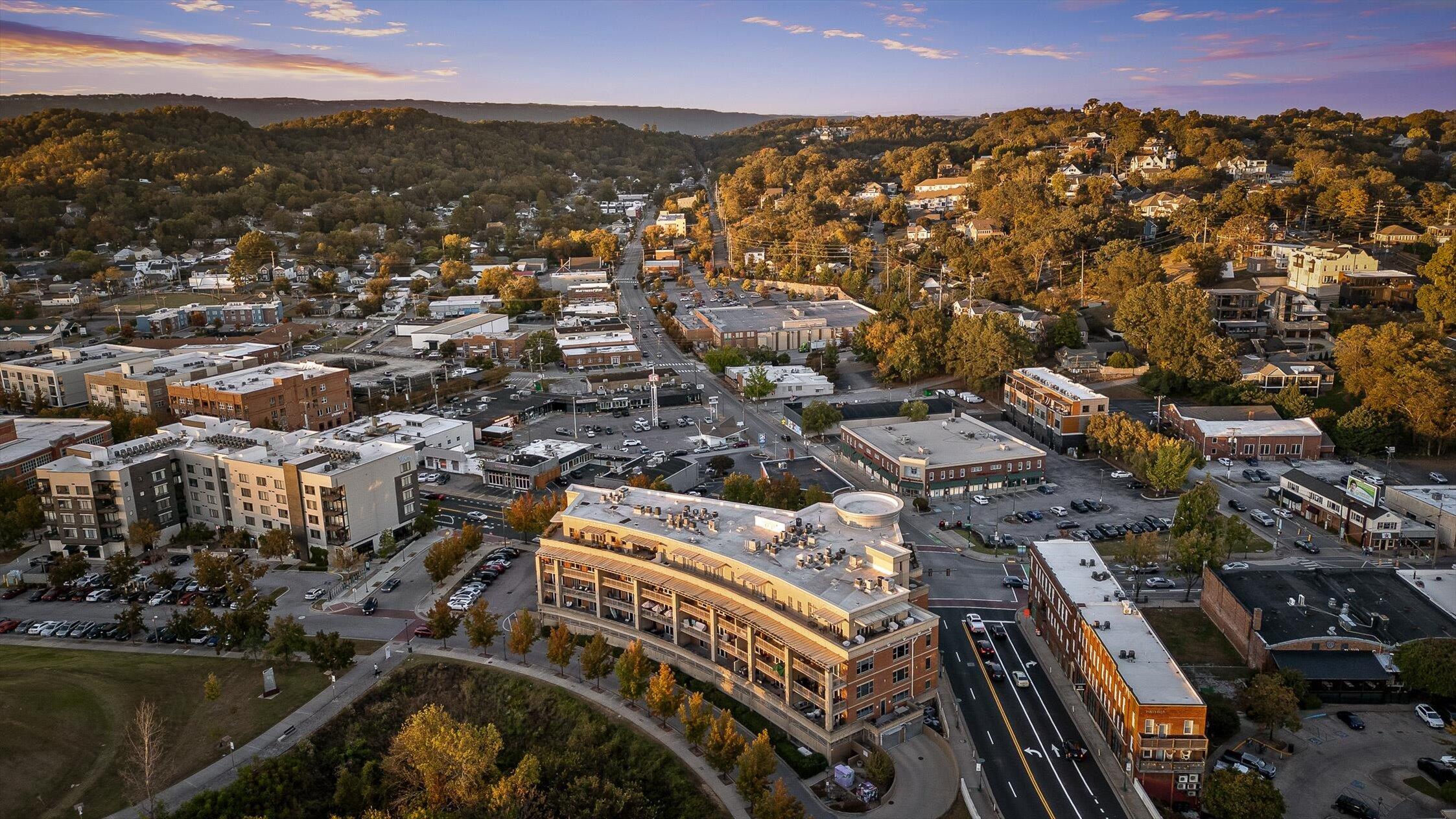 4 Cherokee Boulevard, 409