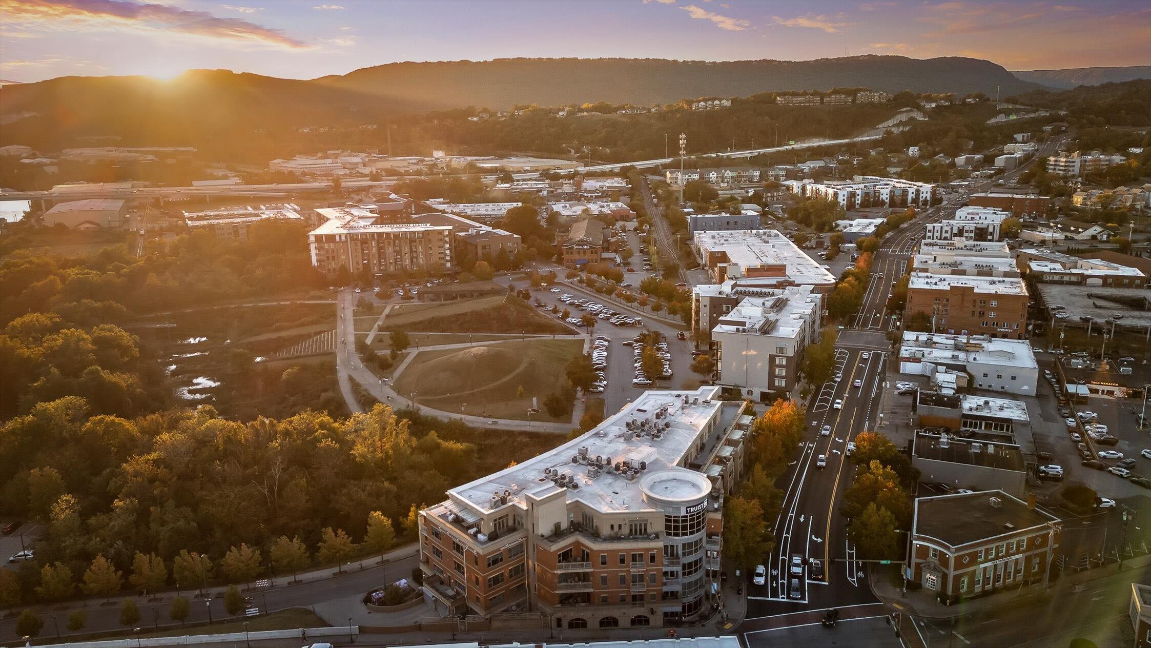 4 Cherokee Boulevard, 409