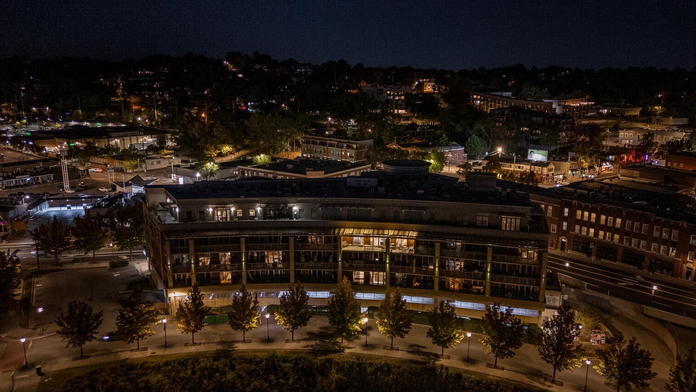 4 Cherokee Boulevard, 409