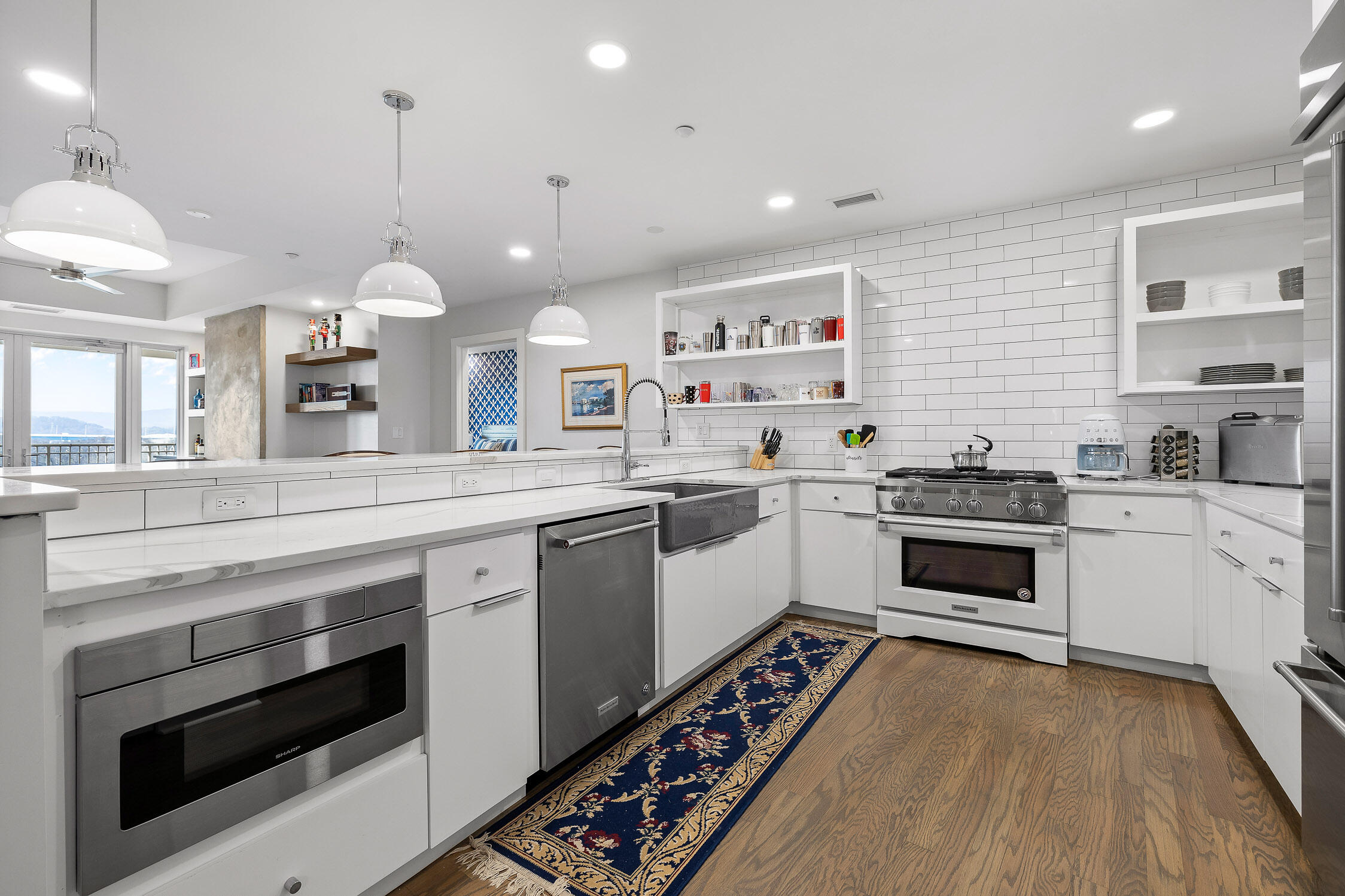 4 Cherokee Boulevard, 409