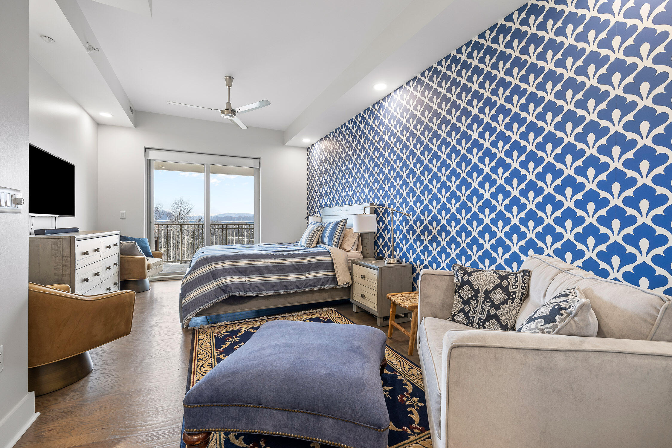 4 Cherokee Boulevard, 409