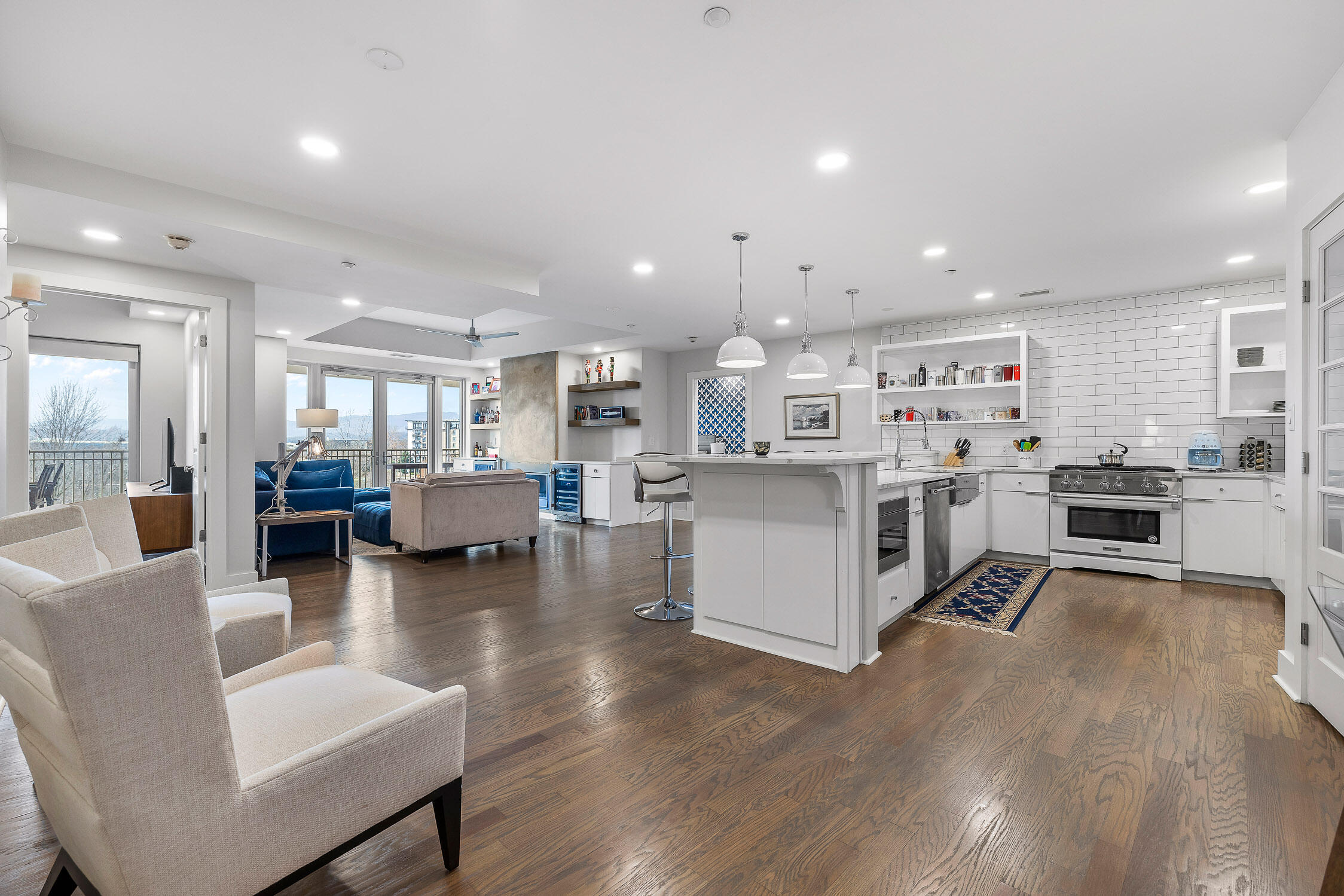 4 Cherokee Boulevard, 409